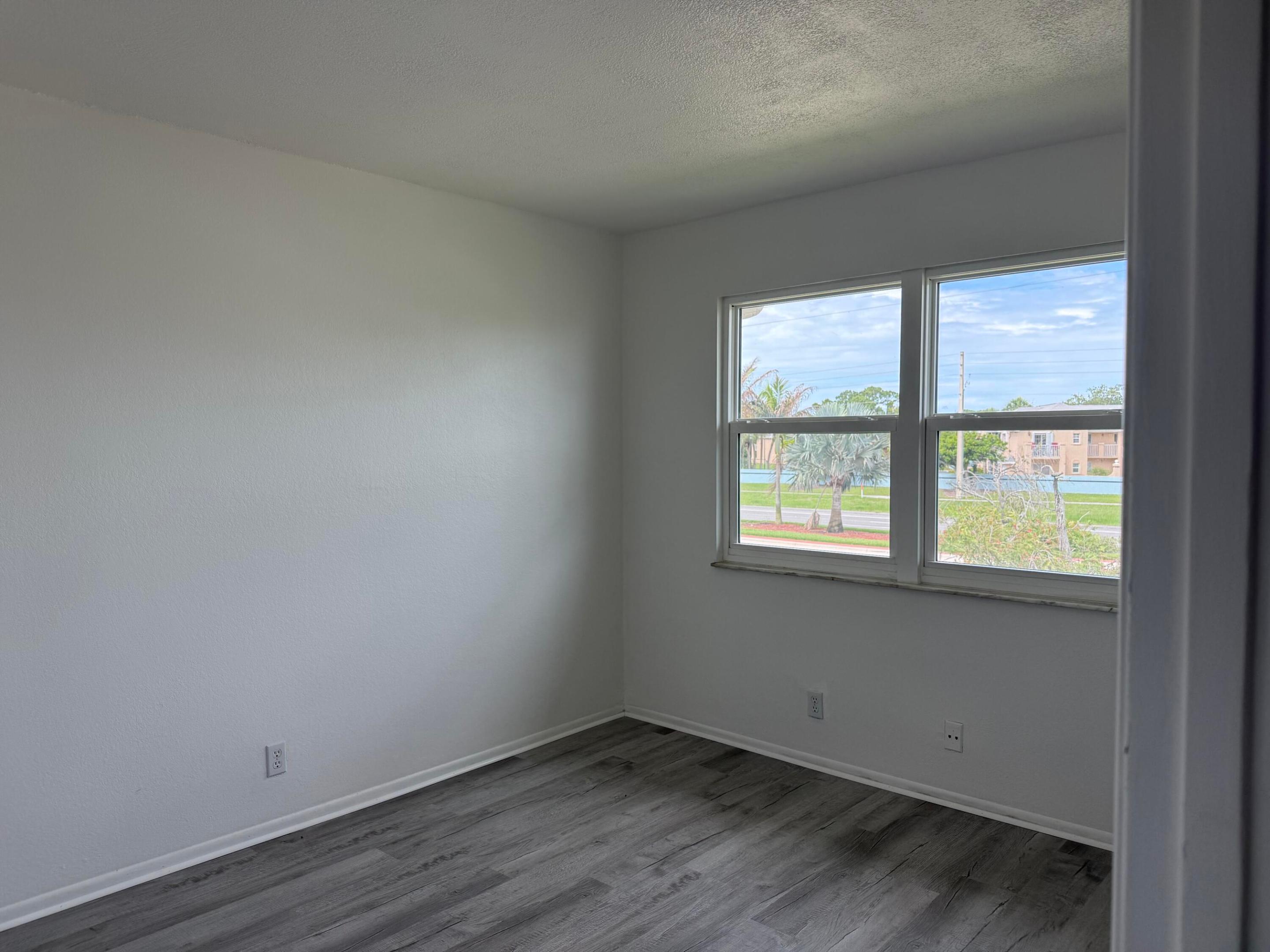 MIDPORT PLACE II, A CONDOMINIUM - Residential Lease