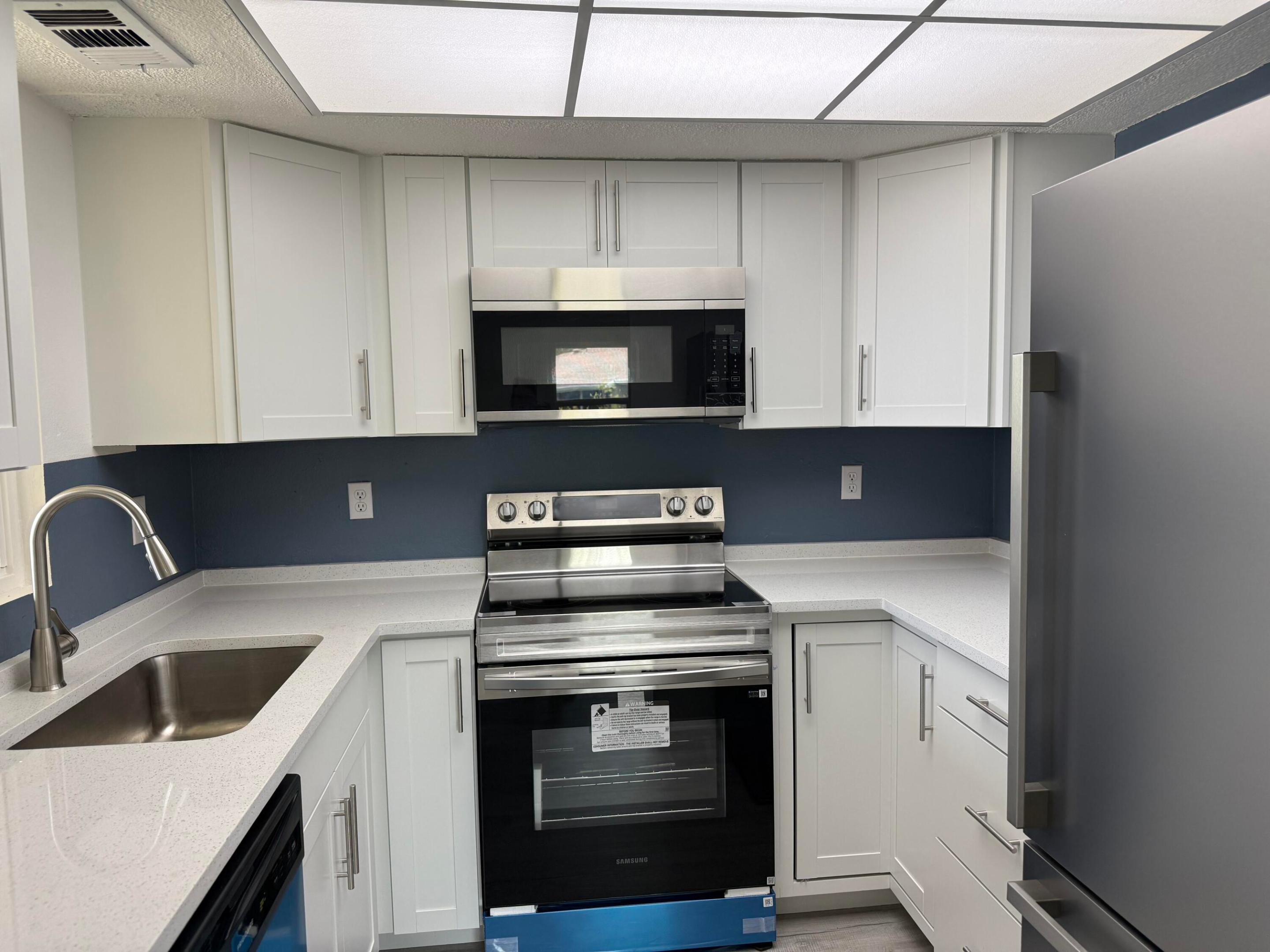 MIDPORT PLACE II, A CONDOMINIUM - Residential Lease