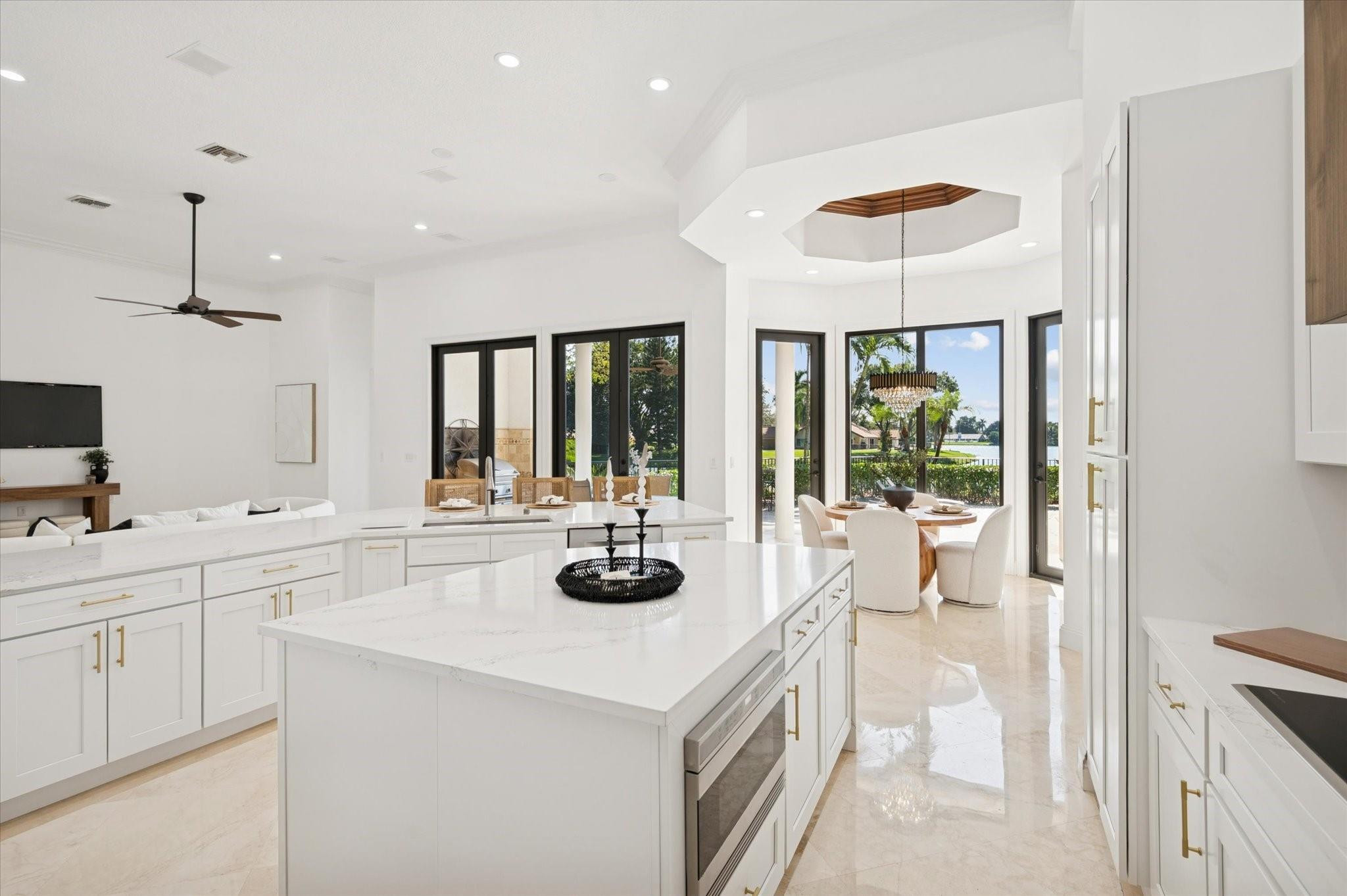 PARKLAND LAKES - Residential
