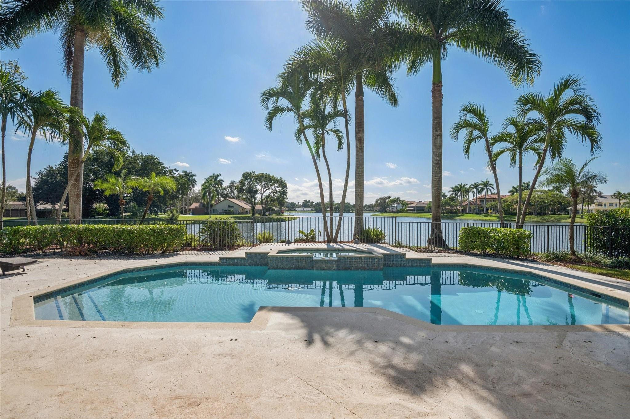 PARKLAND LAKES - Residential