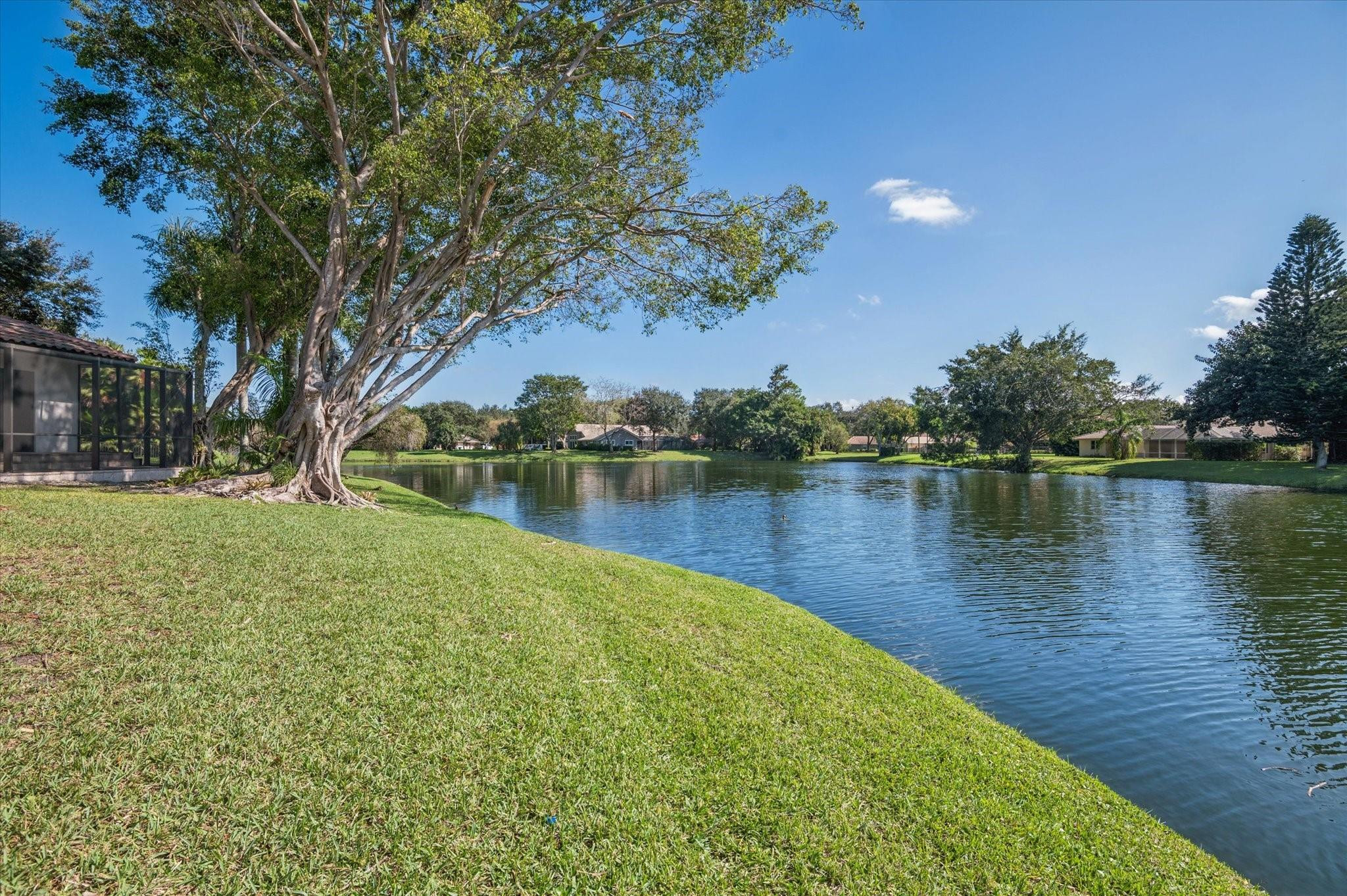 PARKLAND LAKES - Residential