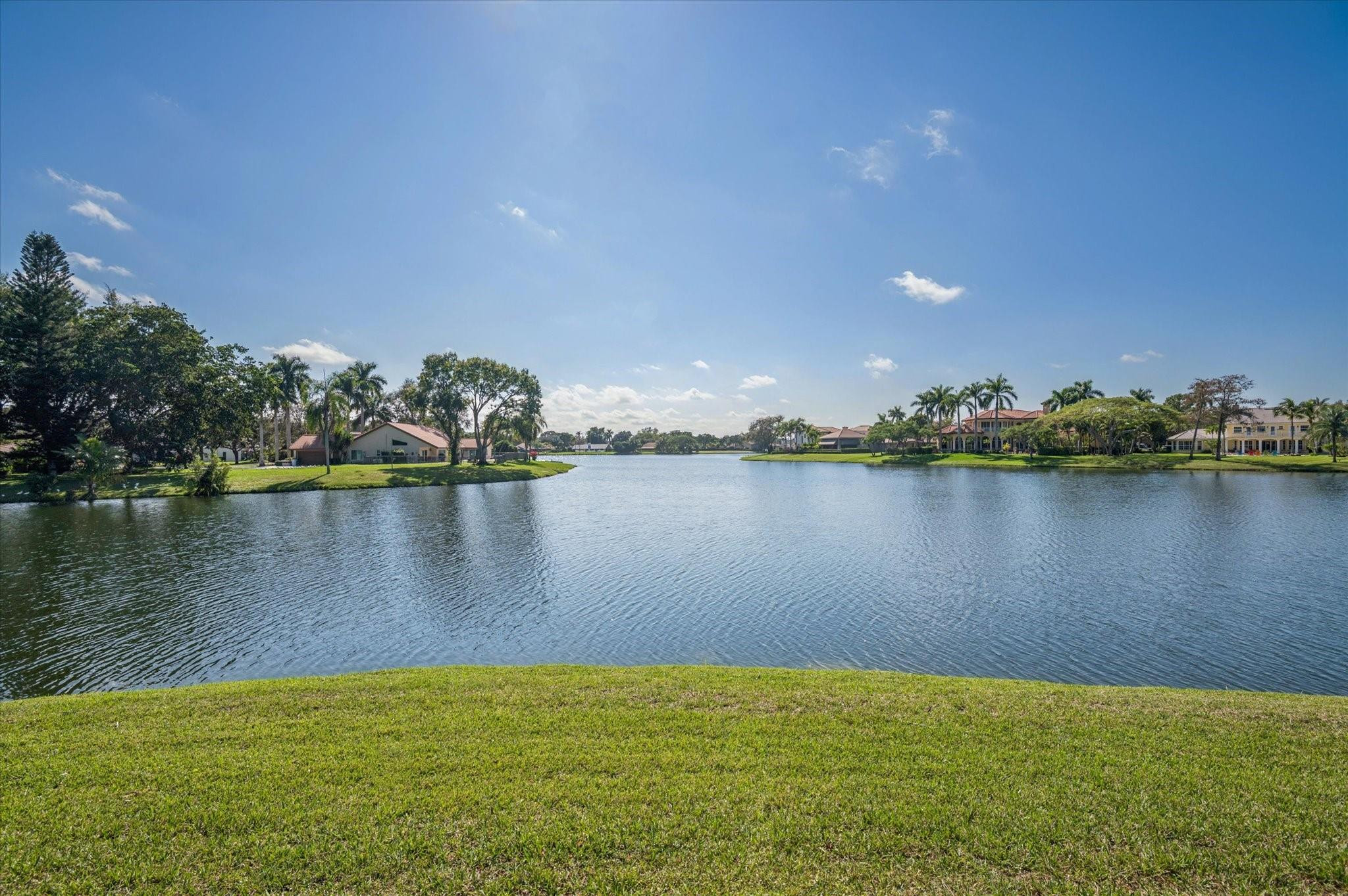 PARKLAND LAKES - Residential