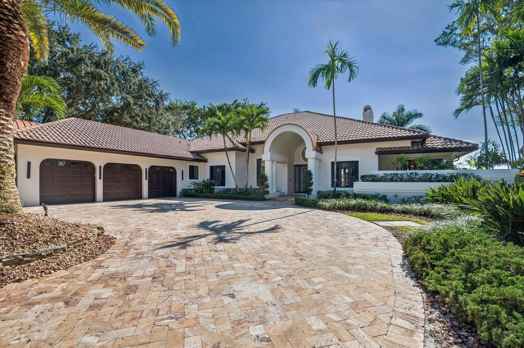 PARKLAND LAKES - Residential