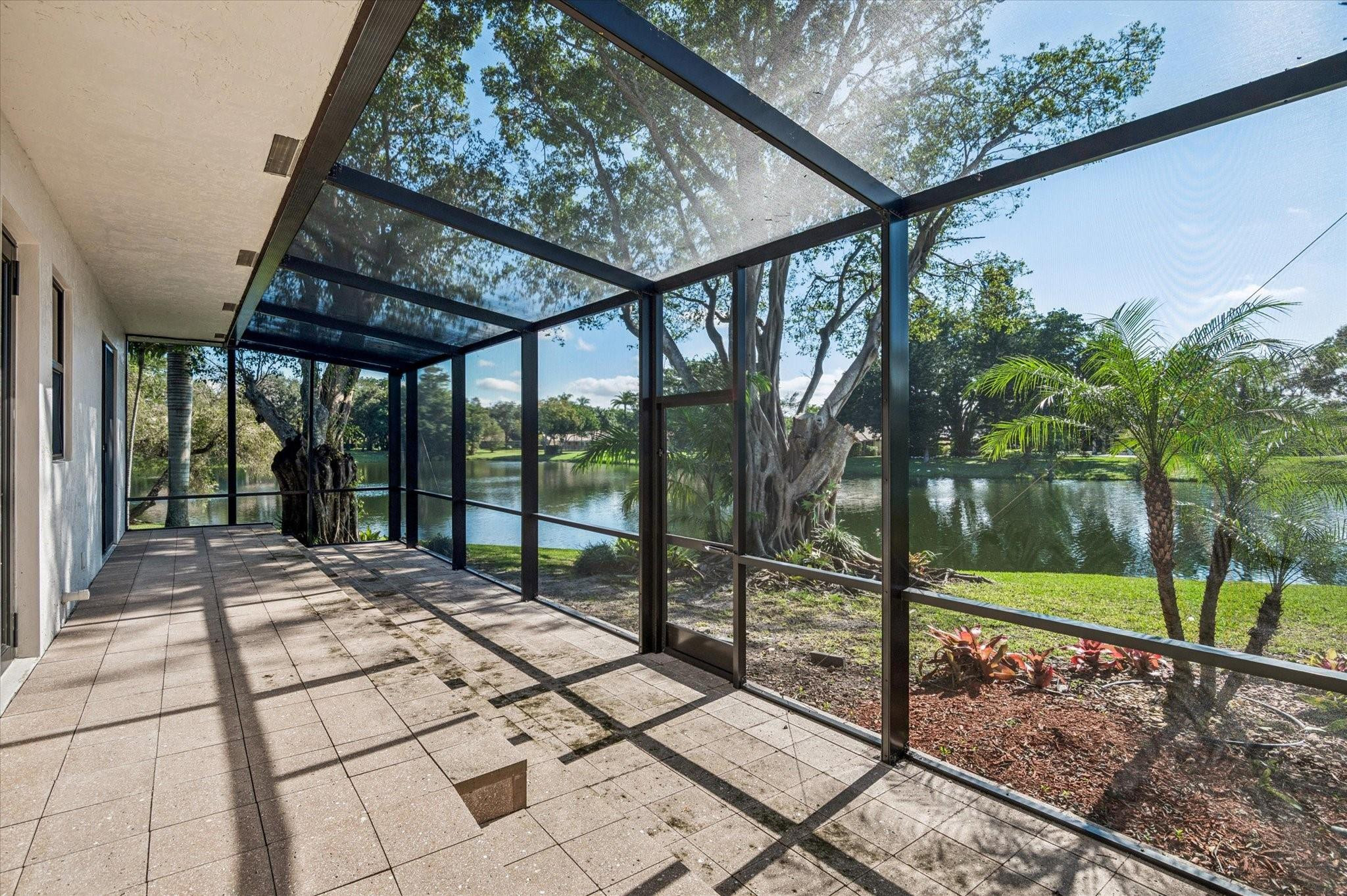 PARKLAND LAKES - Residential