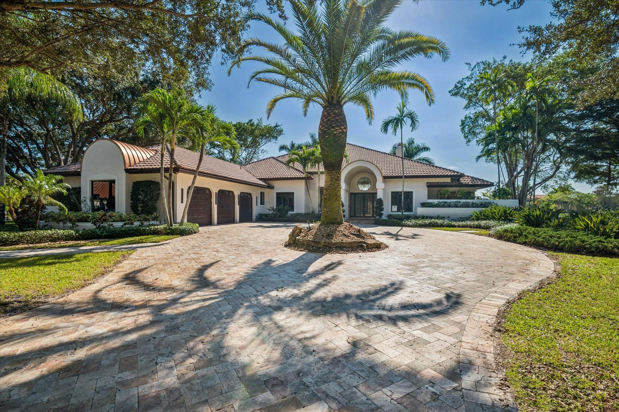 PARKLAND LAKES - Residential