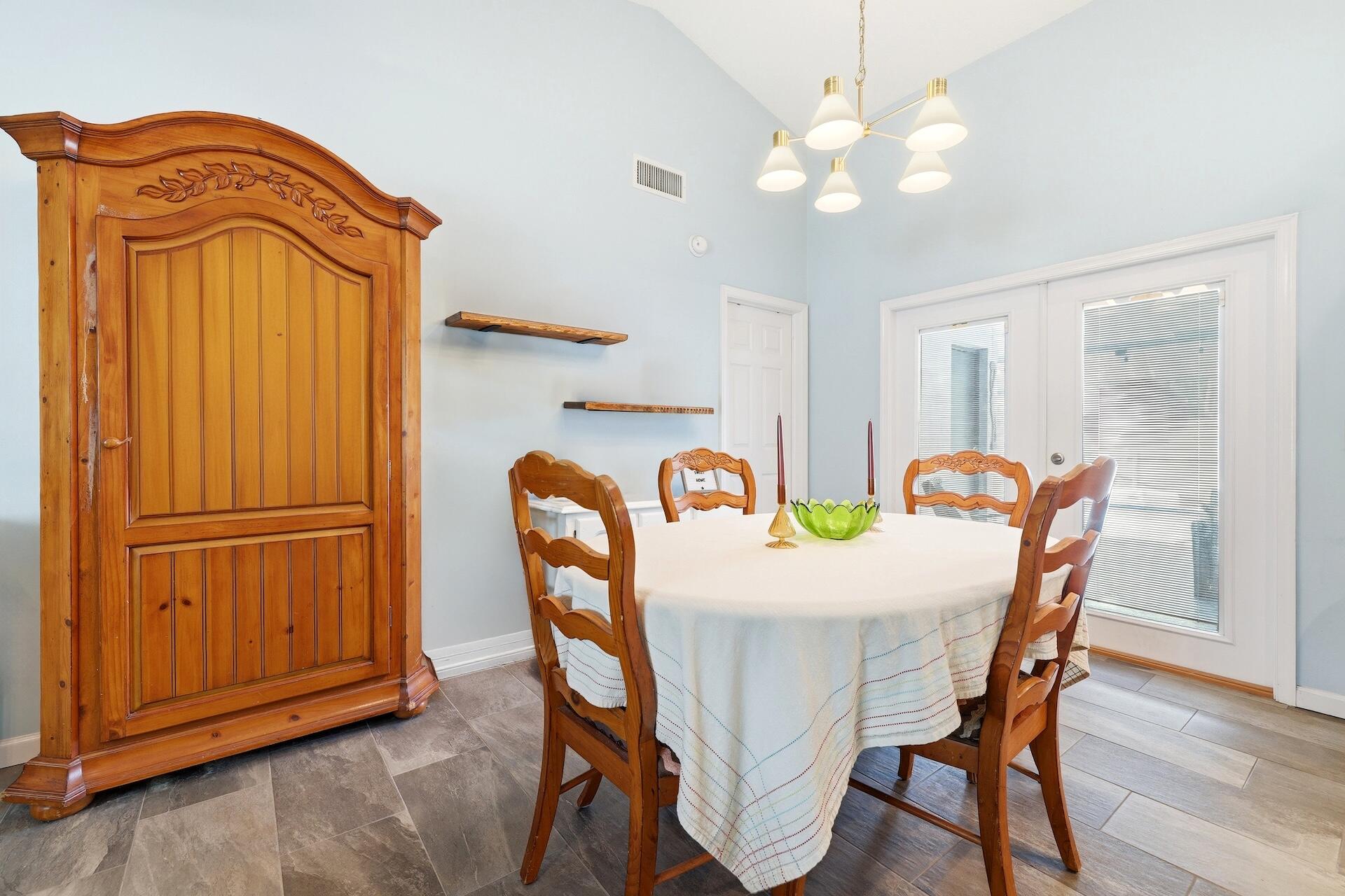 SUGAR POND MANOR OF WELLINGTON - Residential