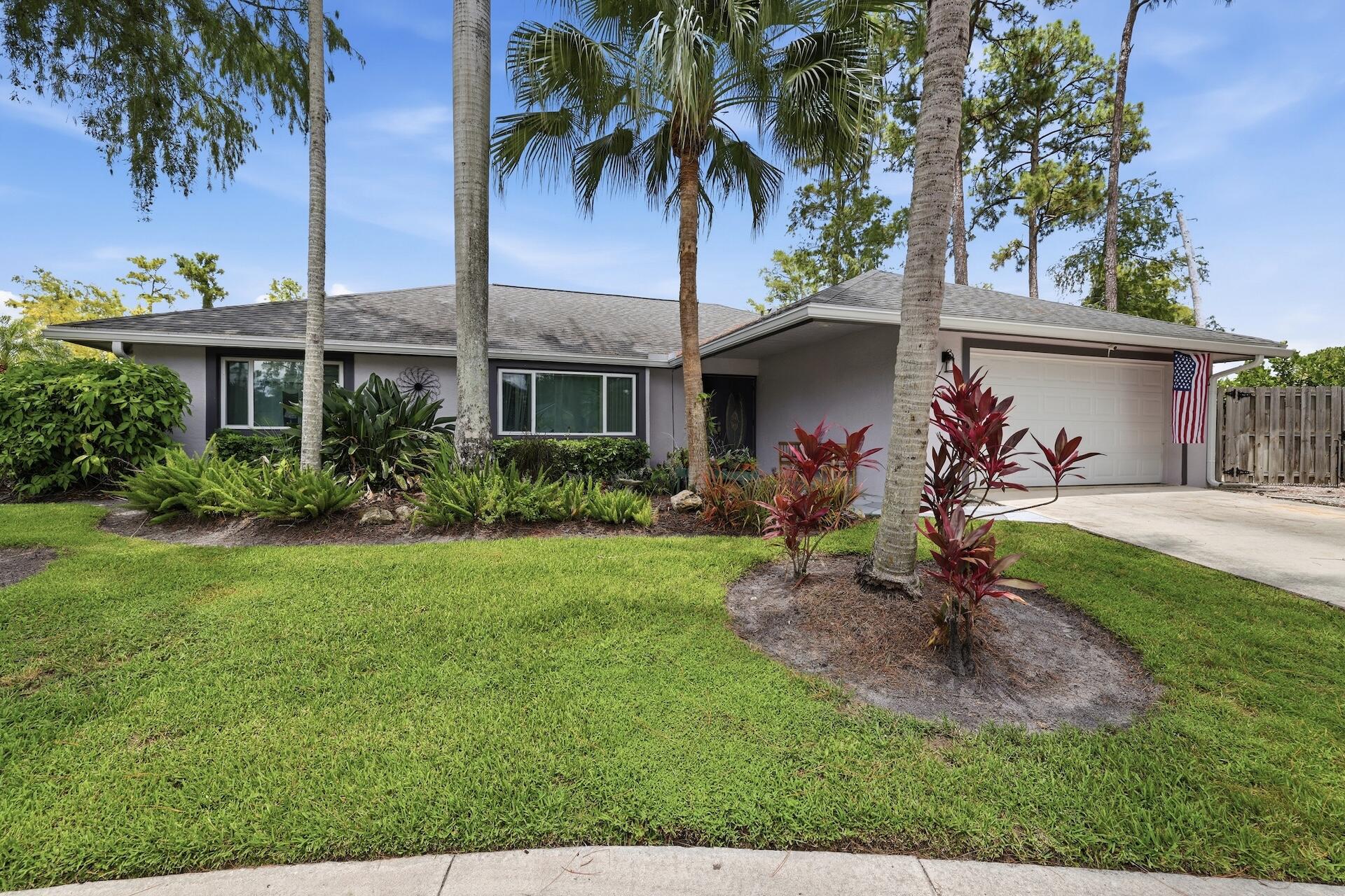 SUGAR POND MANOR OF WELLINGTON - Residential