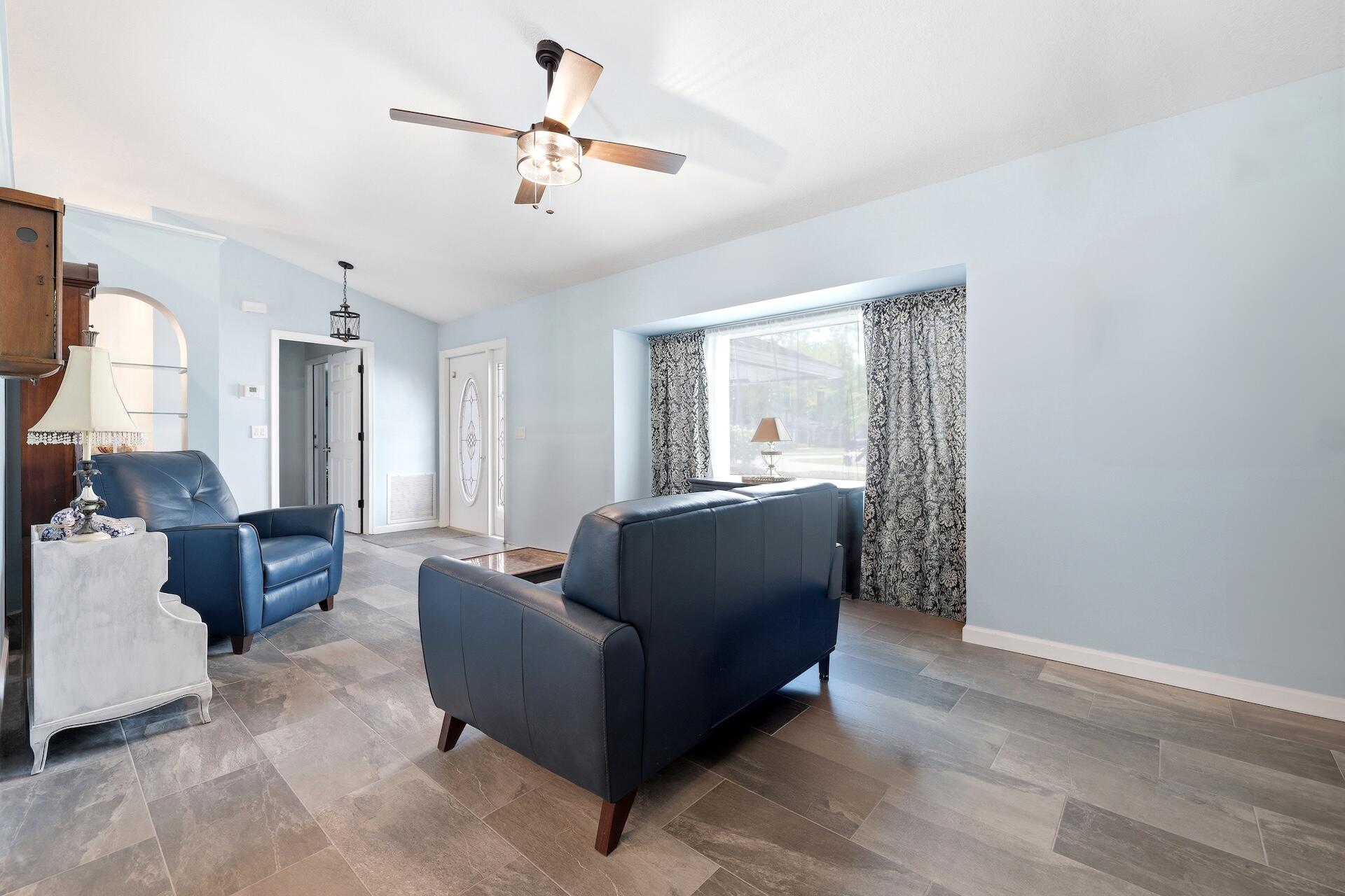 SUGAR POND MANOR OF WELLINGTON - Residential