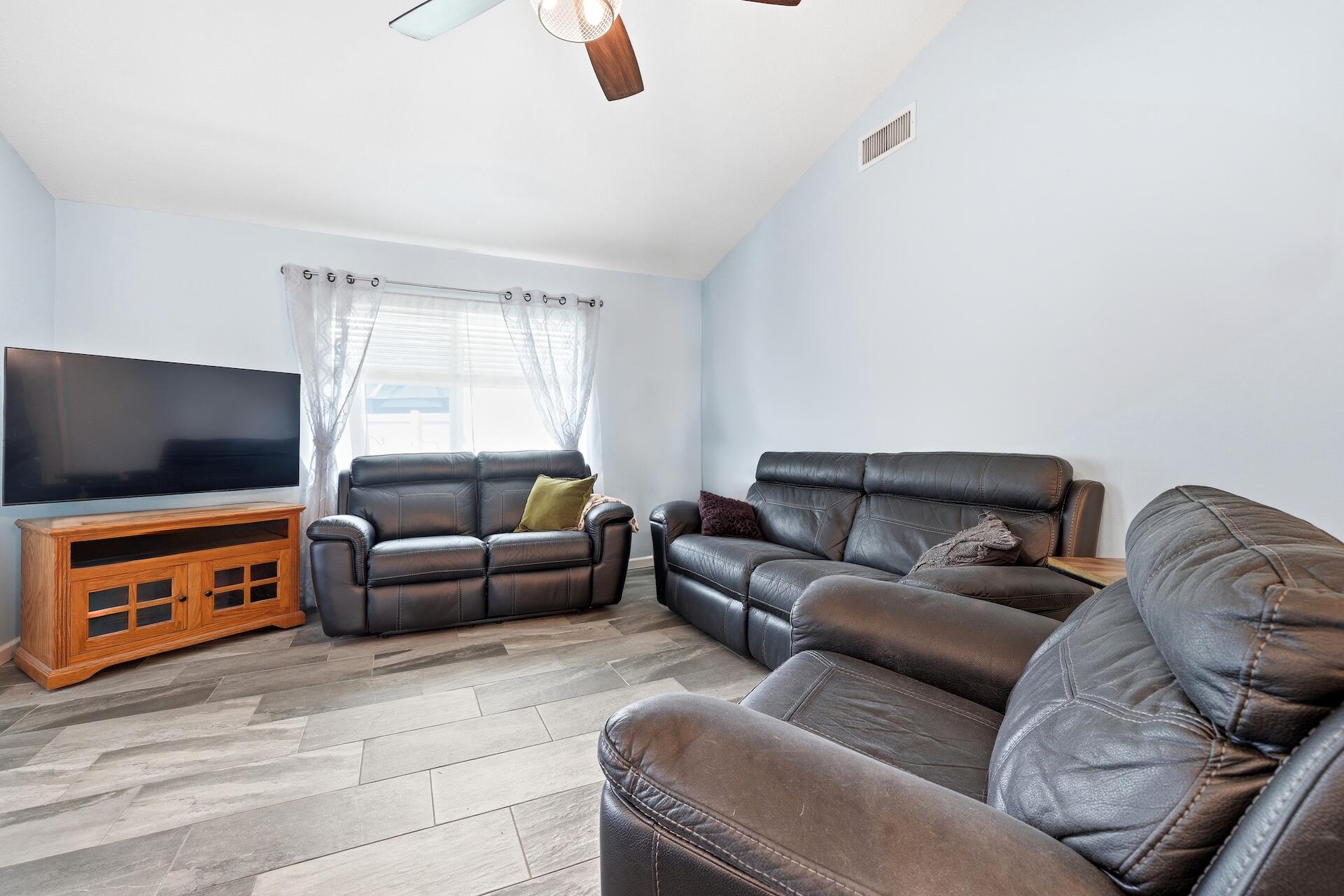 SUGAR POND MANOR OF WELLINGTON - Residential
