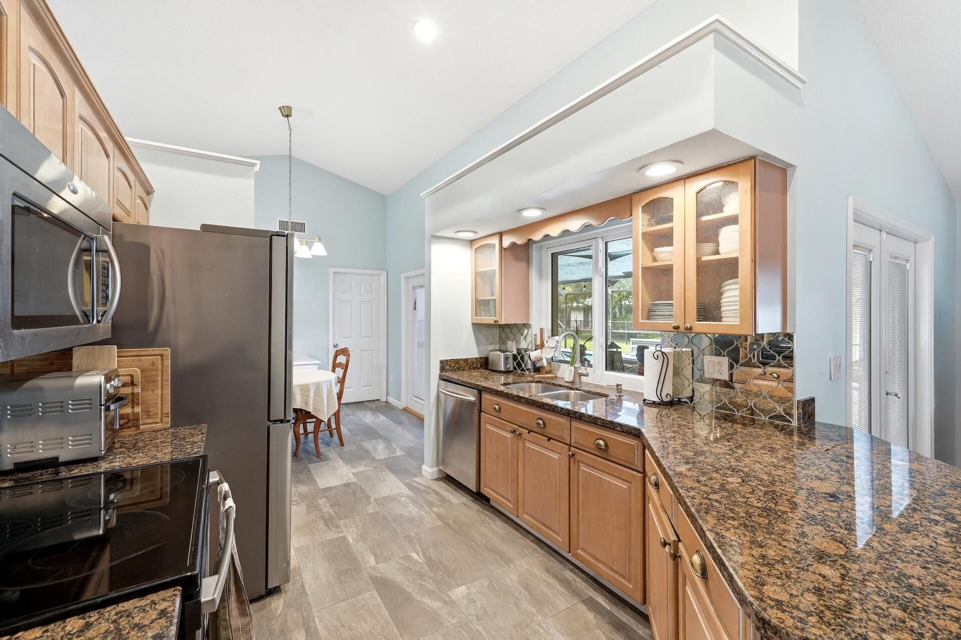 SUGAR POND MANOR OF WELLINGTON - Residential