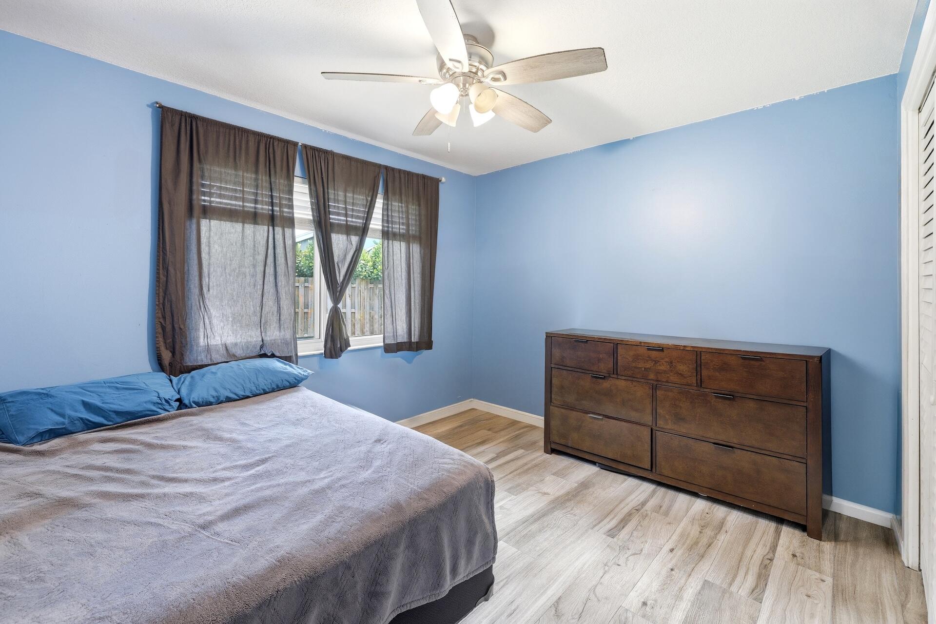 SUGAR POND MANOR OF WELLINGTON - Residential