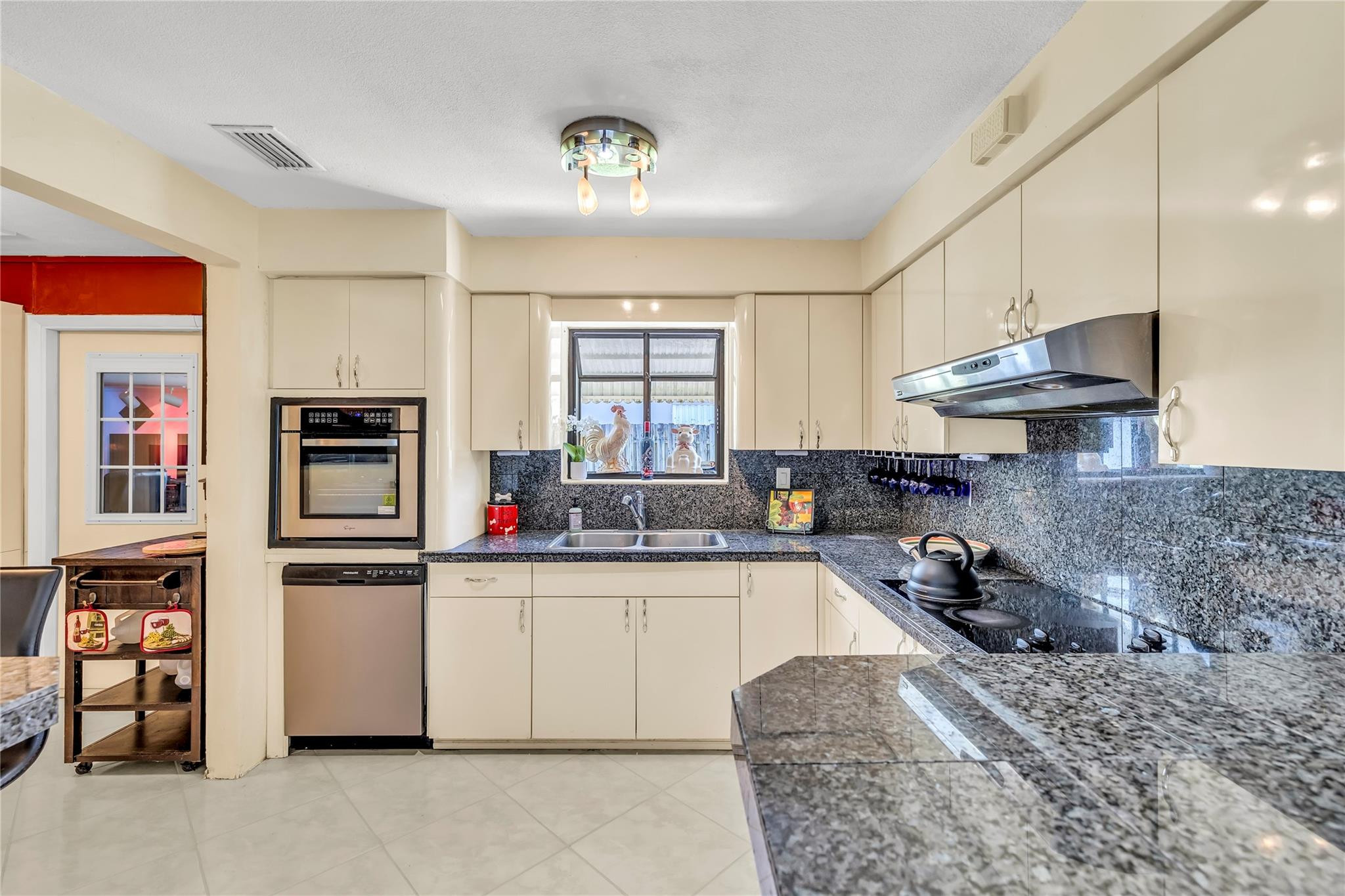 DOUGLAS PARK - Residential