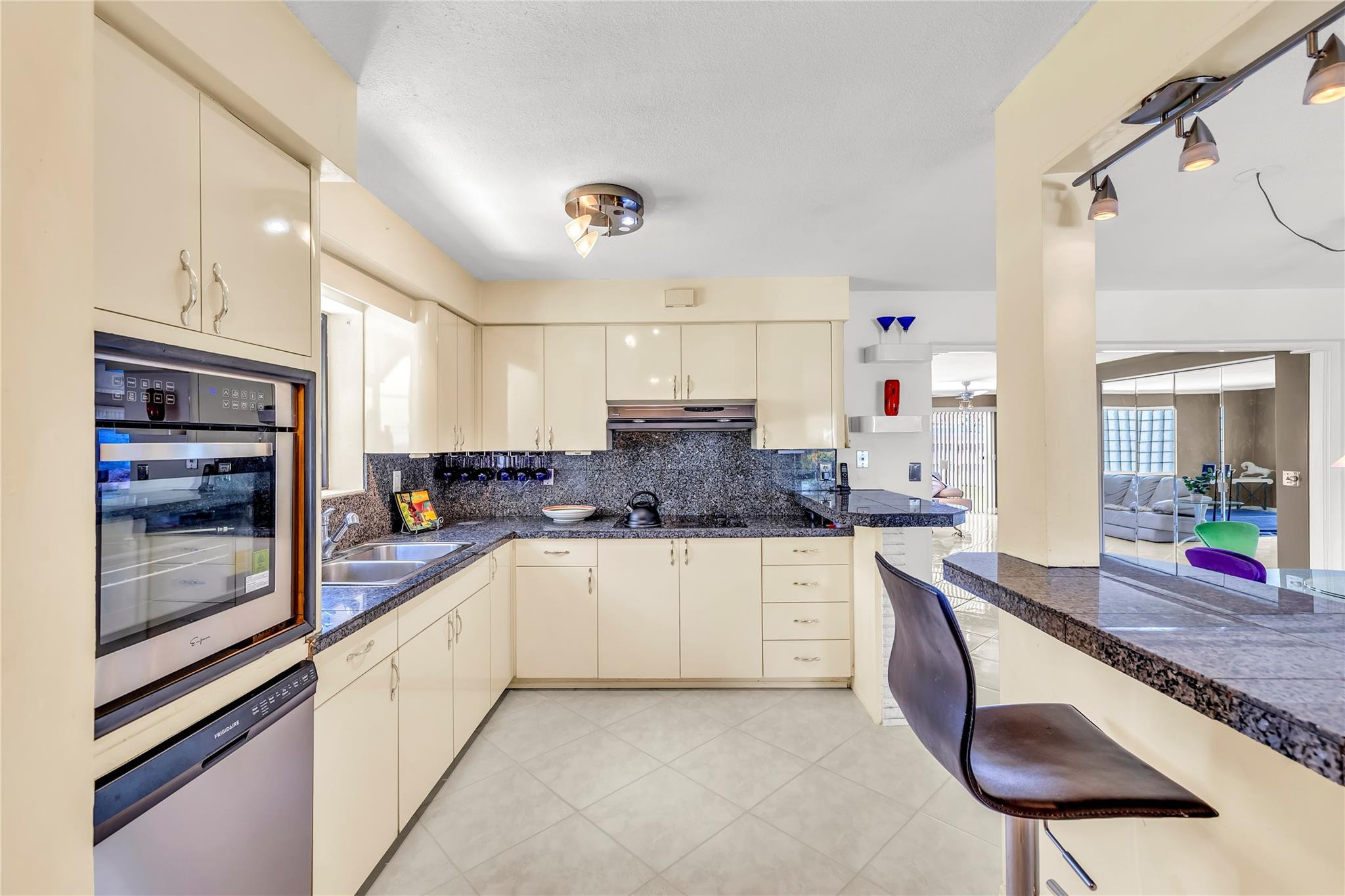 DOUGLAS PARK - Residential