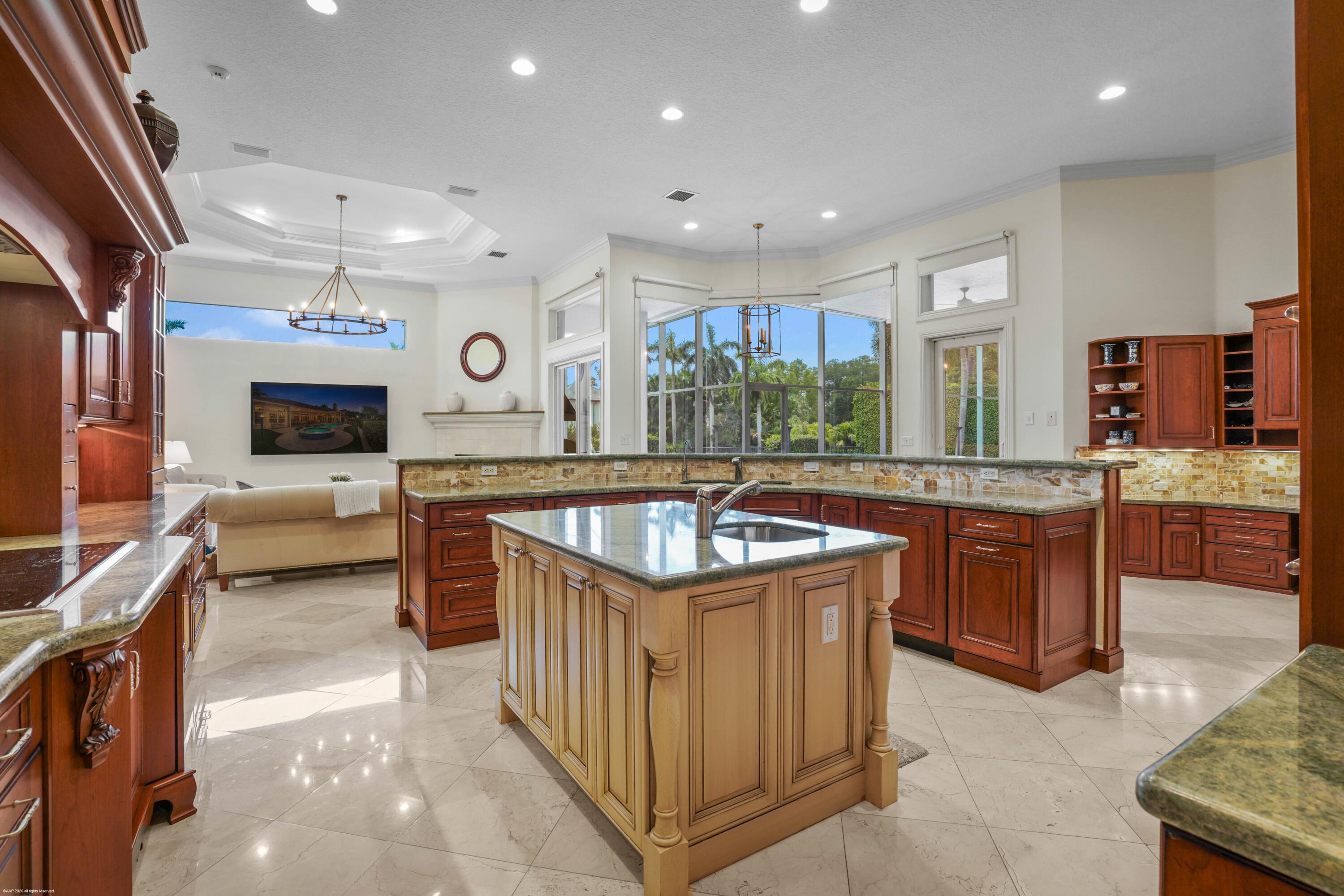 MIZNER ESTATES - Residential