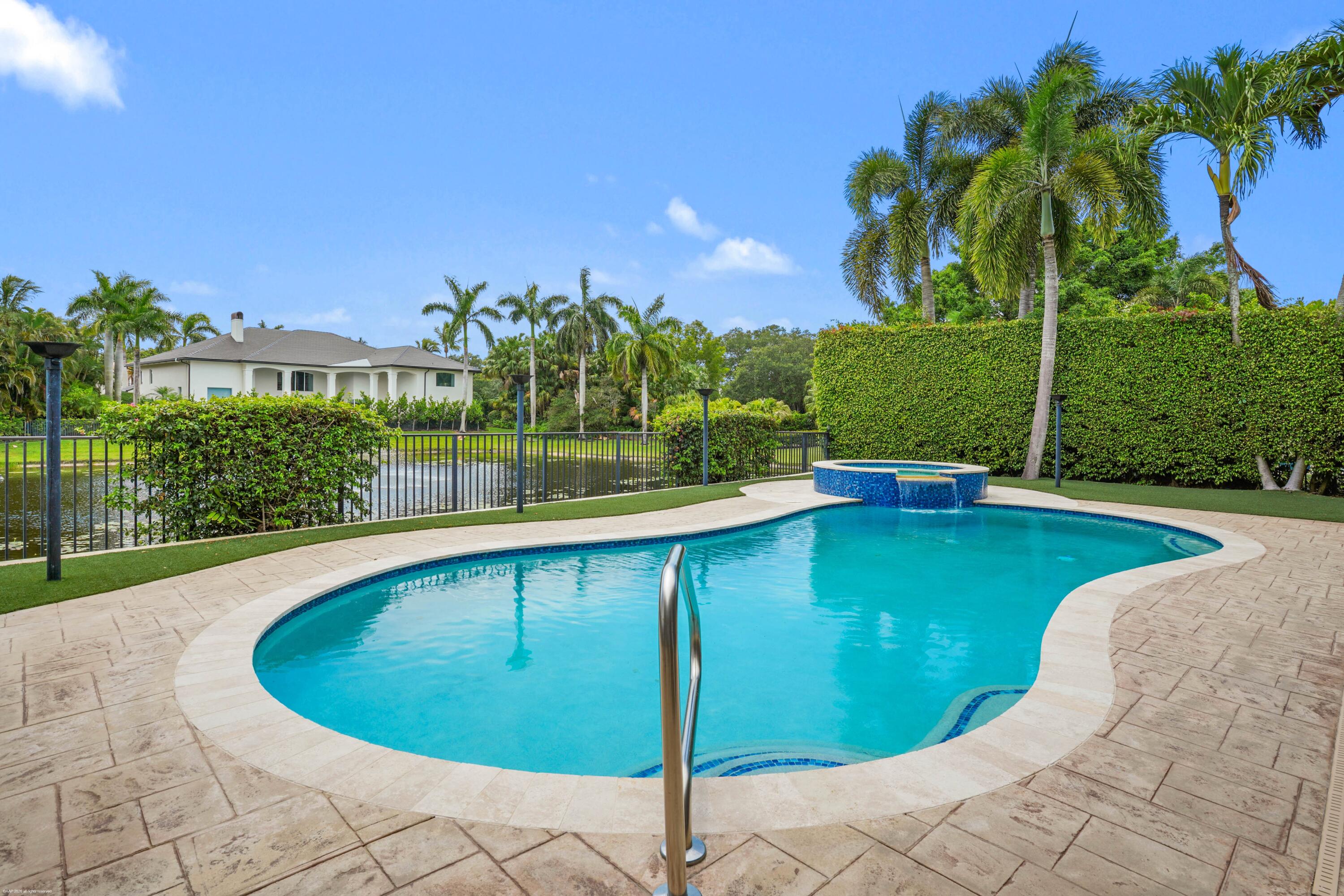 MIZNER ESTATES - Residential
