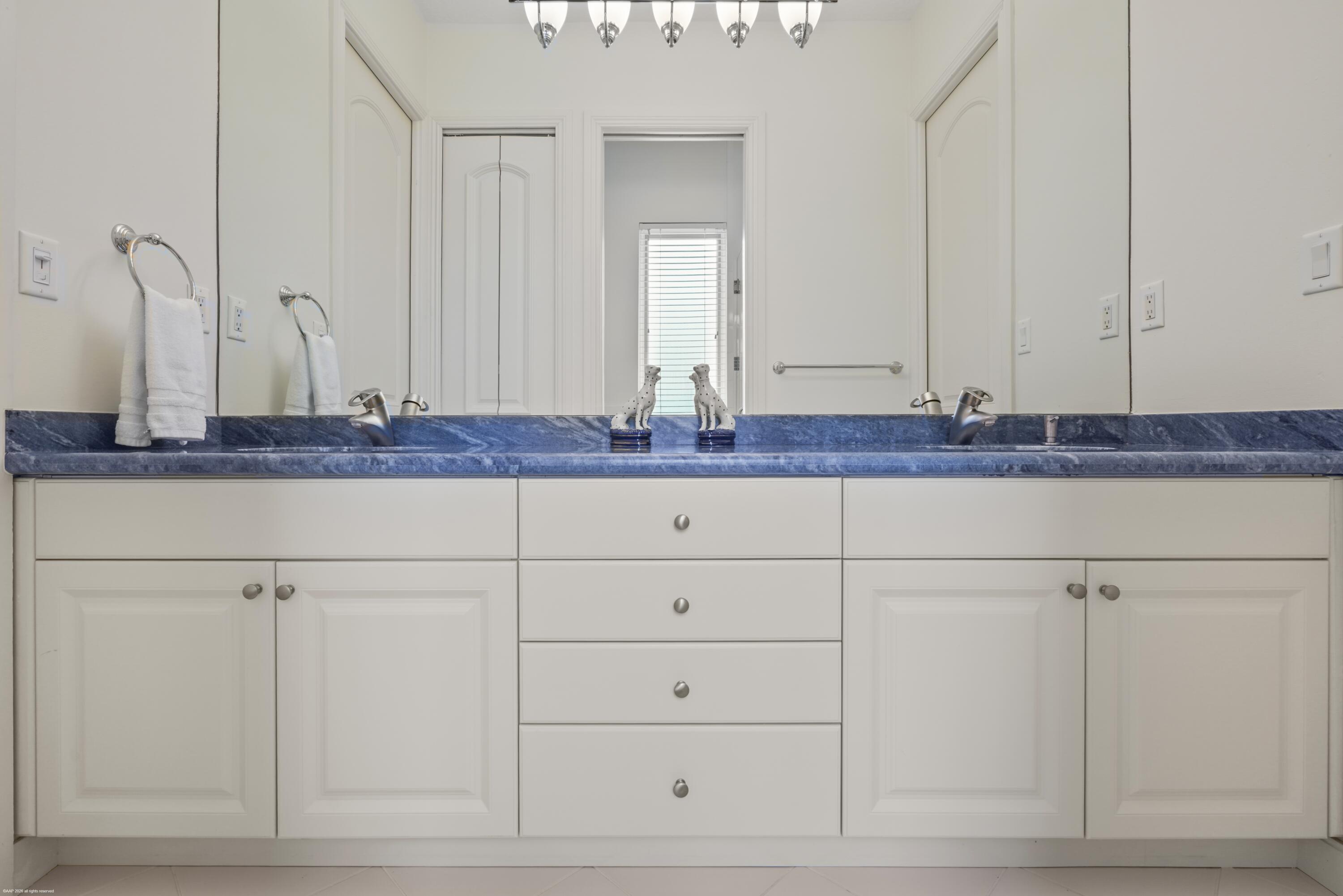 MIZNER ESTATES - Residential