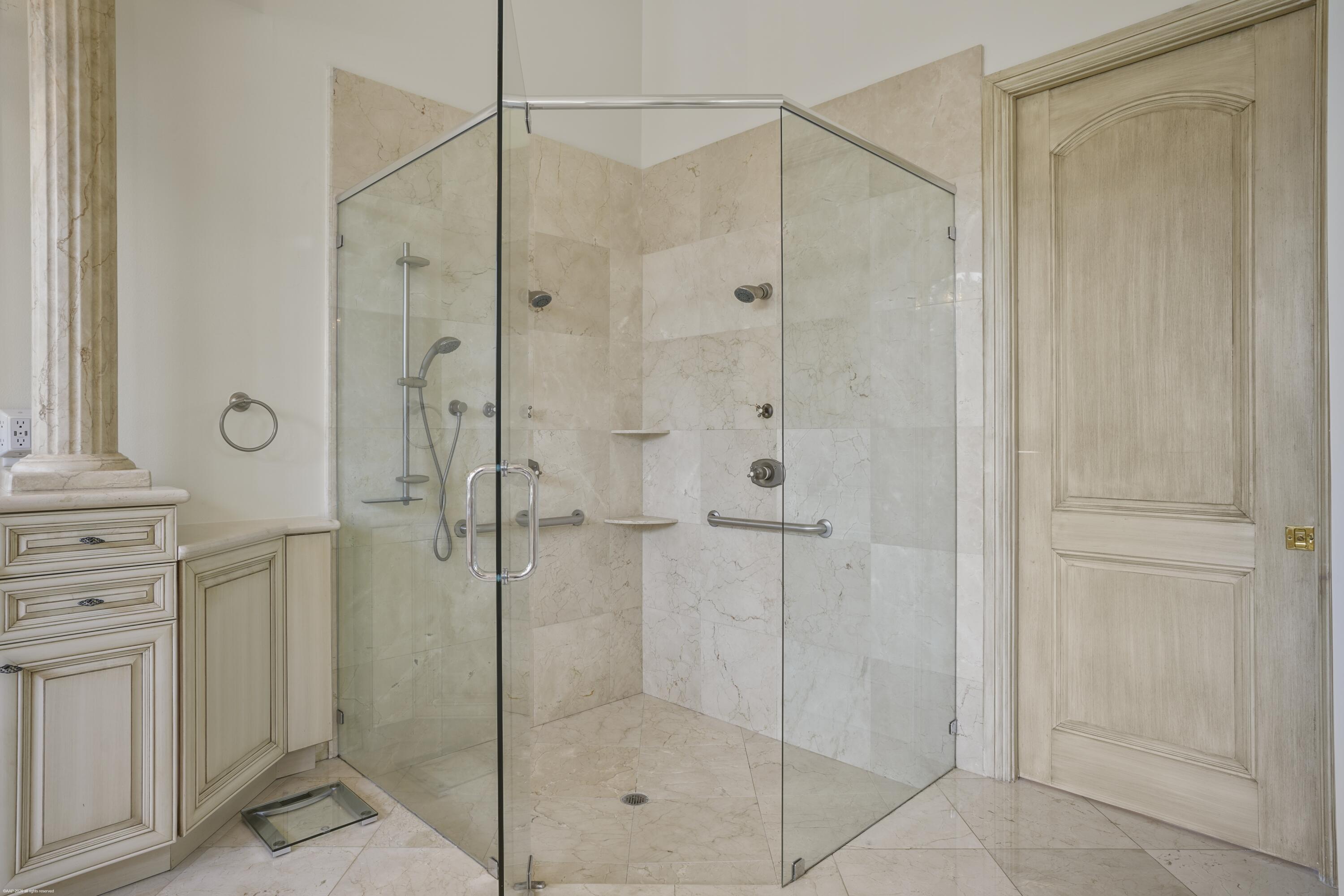 MIZNER ESTATES - Residential