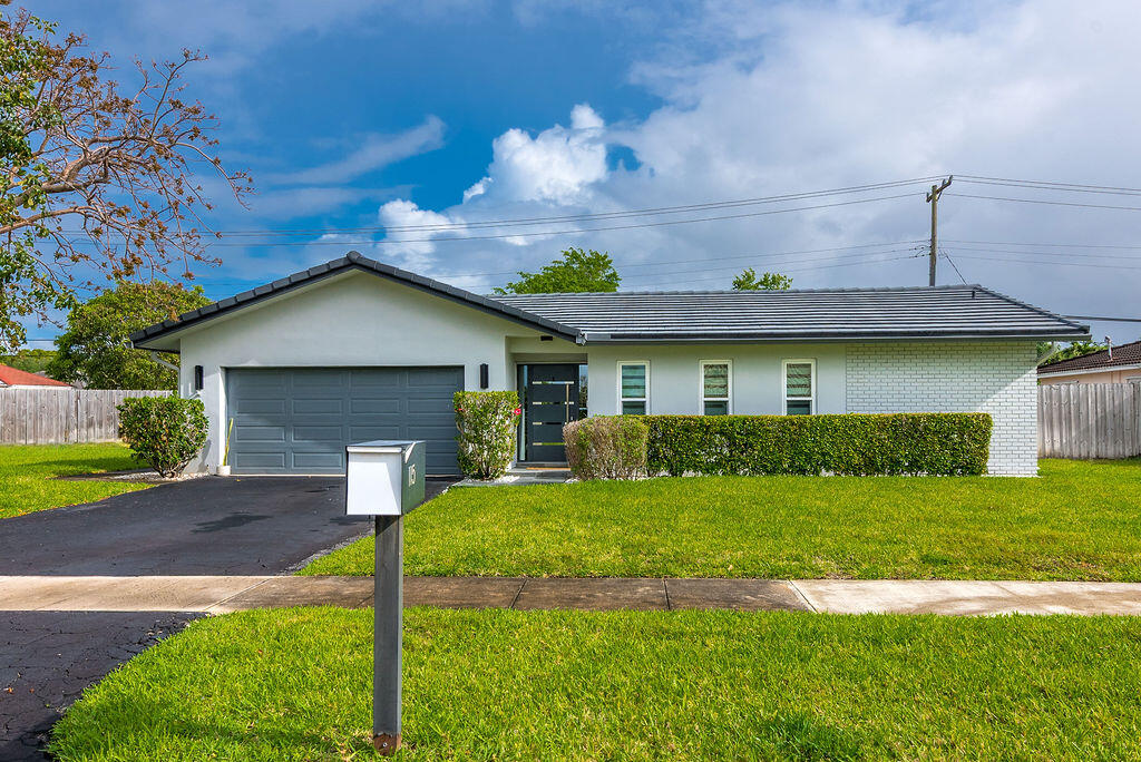 UNIVERSITY PARK COUNTRY CLUB ESTATES - Residential Lease