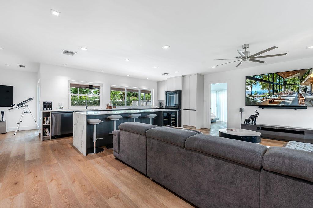UNIVERSITY PARK COUNTRY CLUB ESTATES - Residential Lease