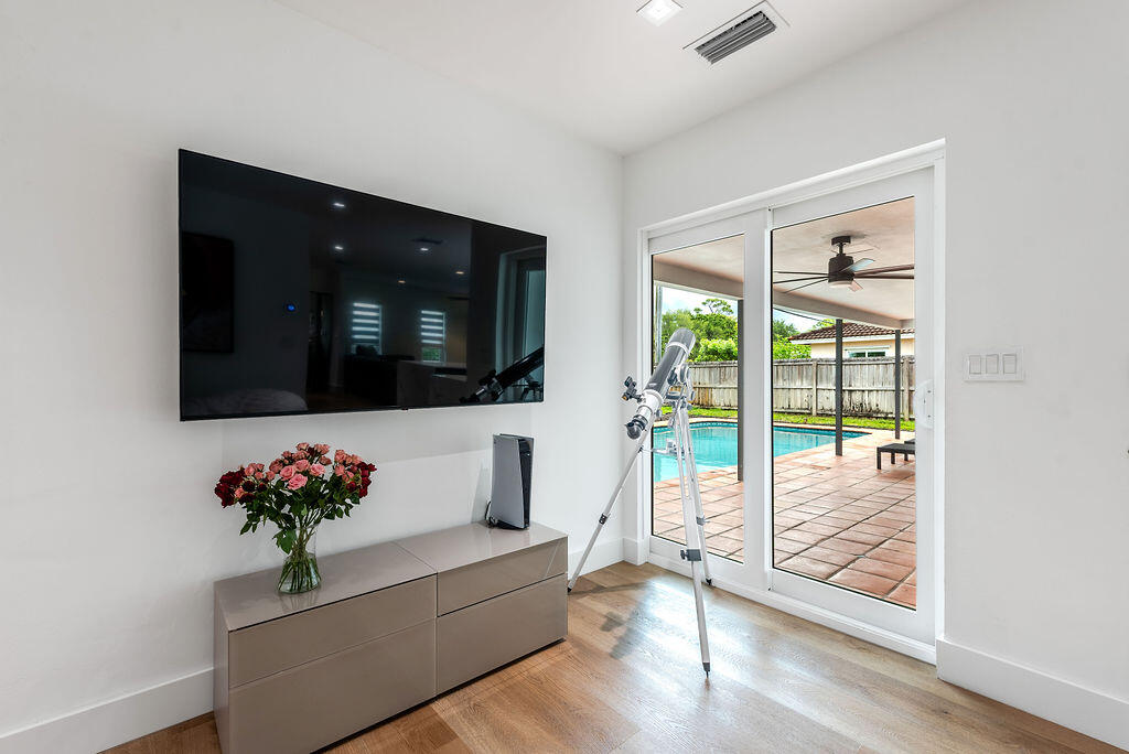 UNIVERSITY PARK COUNTRY CLUB ESTATES - Residential Lease