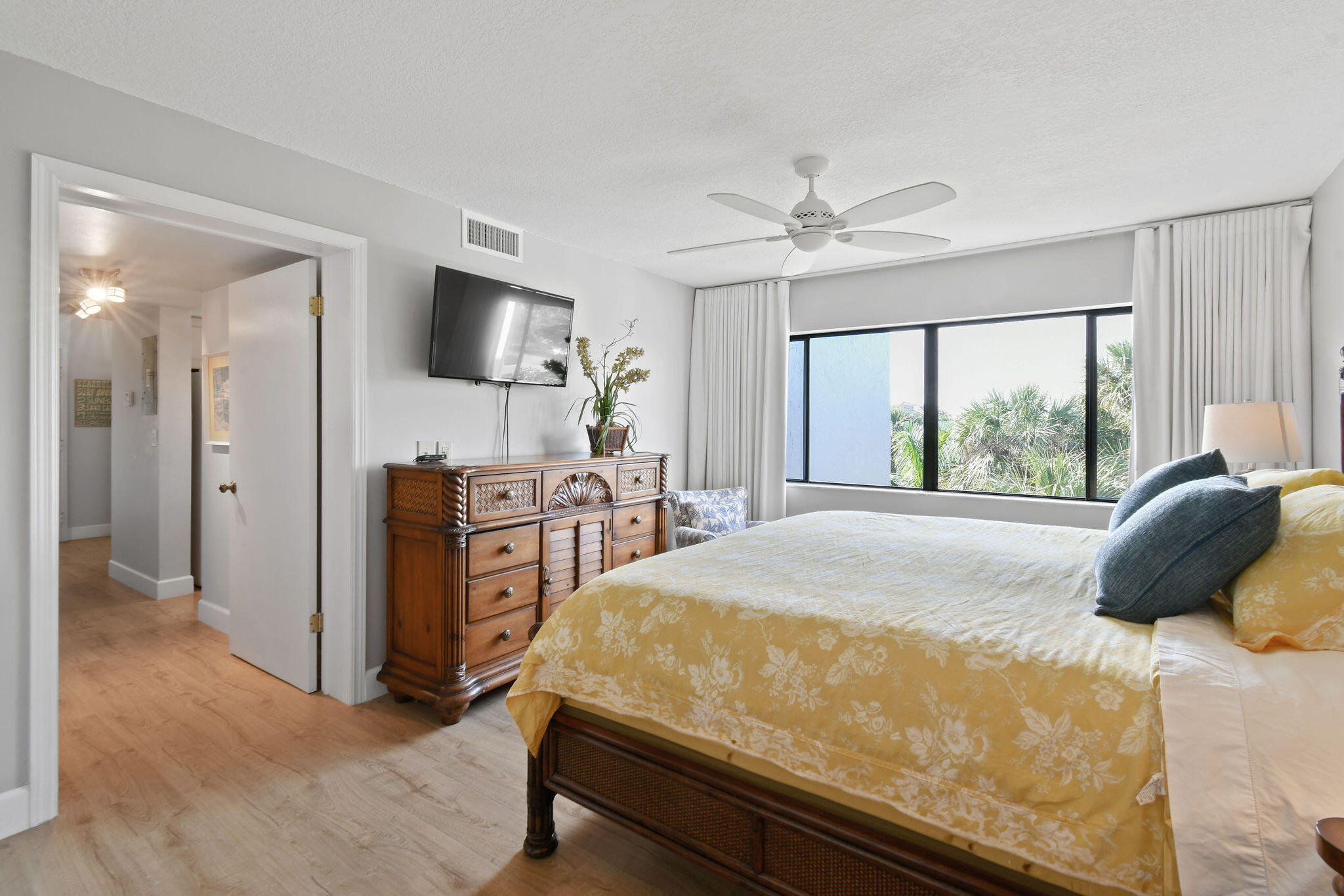 JUPITER OCEAN AND RACQUET CLUB - Residential