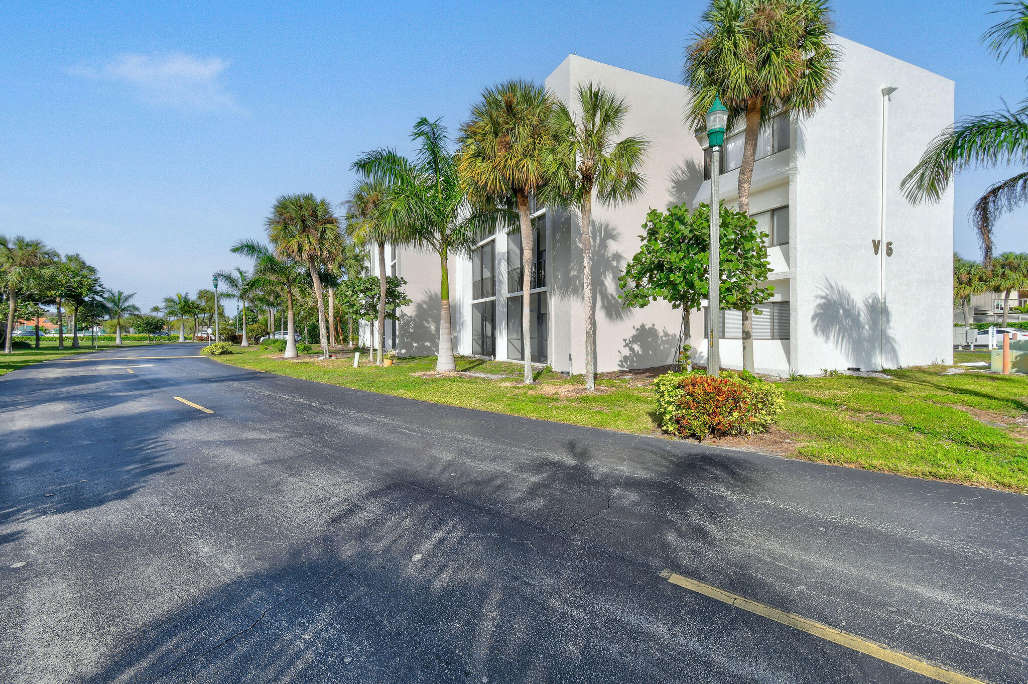 JUPITER OCEAN AND RACQUET CLUB - Residential