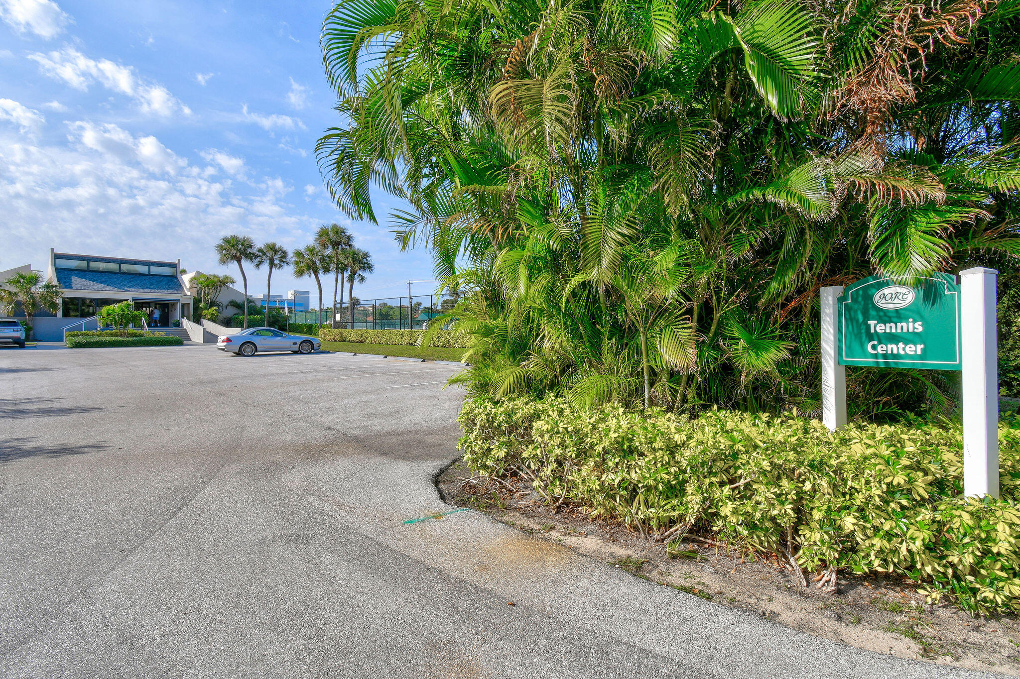 JUPITER OCEAN AND RACQUET CLUB - Residential