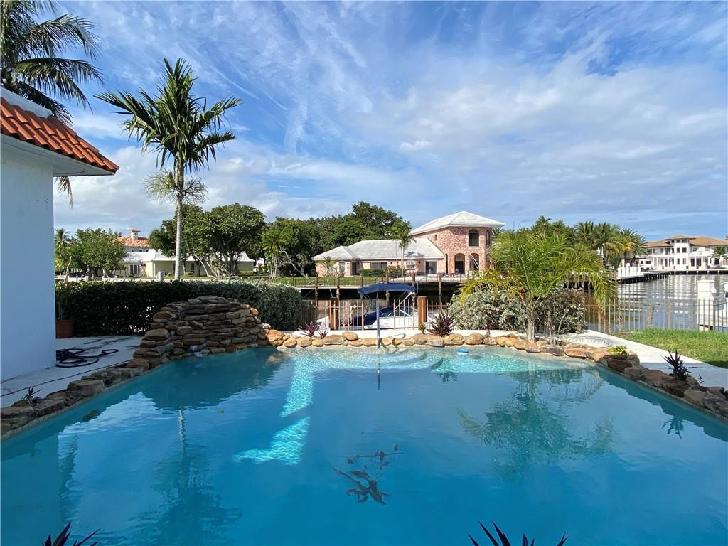 BAY COLONY SECTION OF THE - Residential