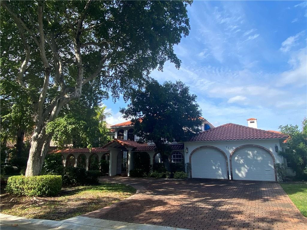 BAY COLONY SECTION OF THE - Residential