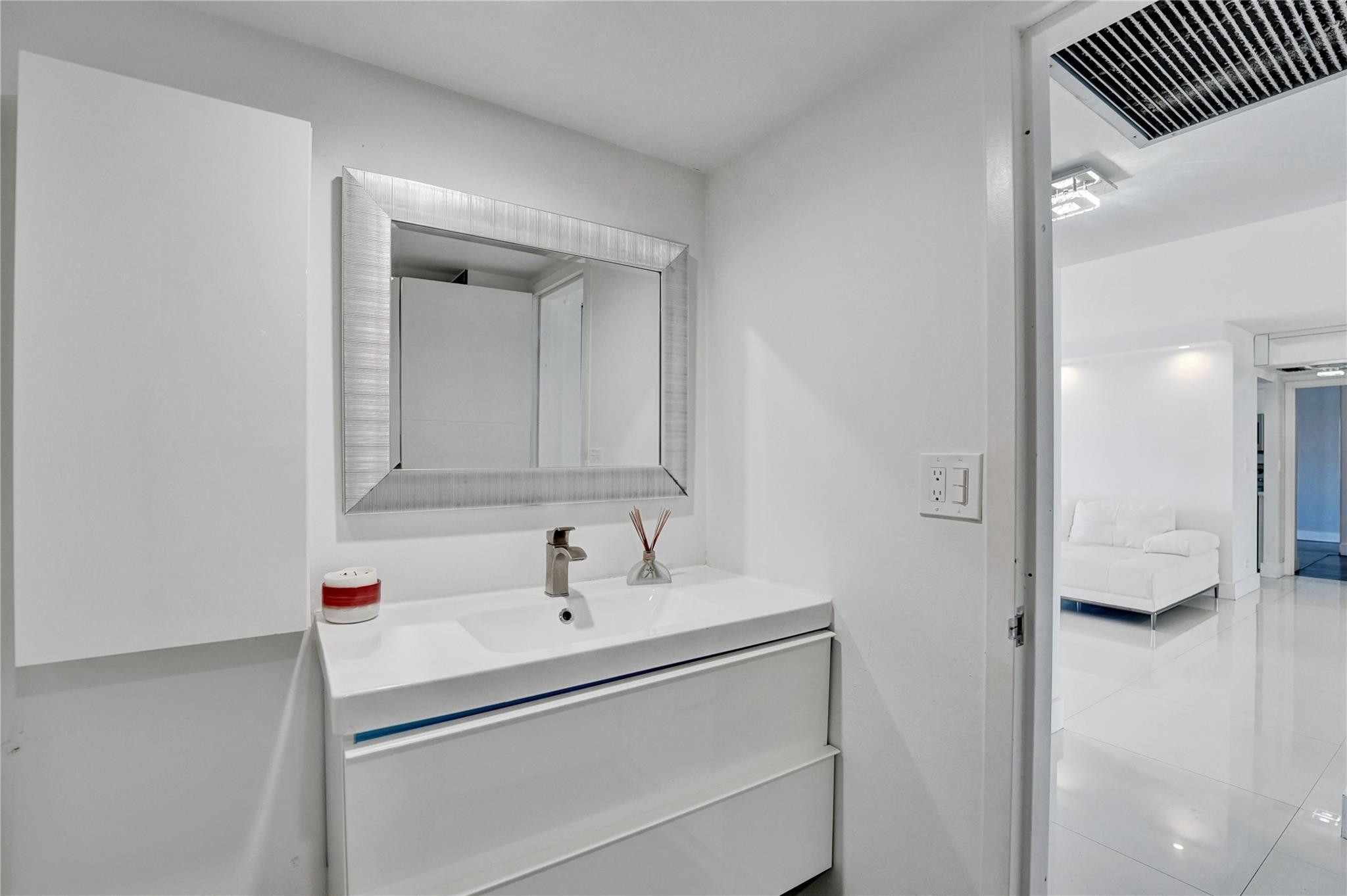 Winston Towers 500 - Residential