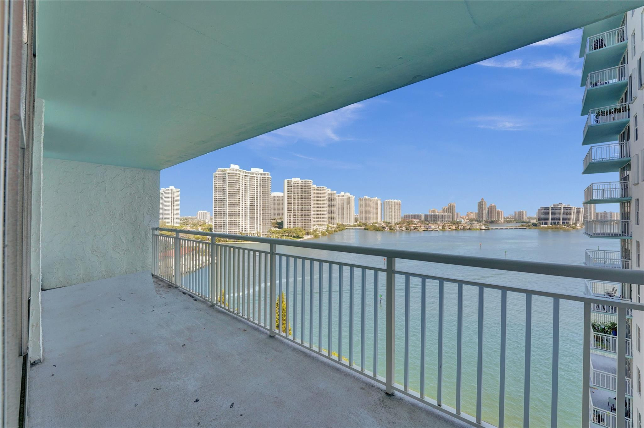 Winston Towers 500 - Residential