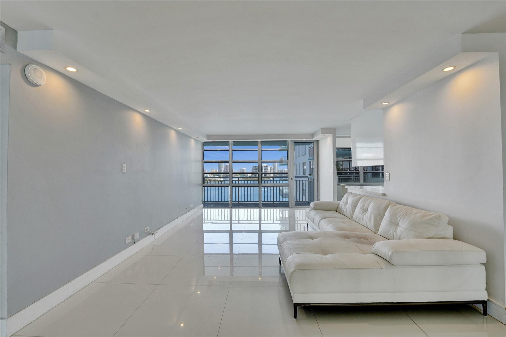Winston Towers 500 - Residential