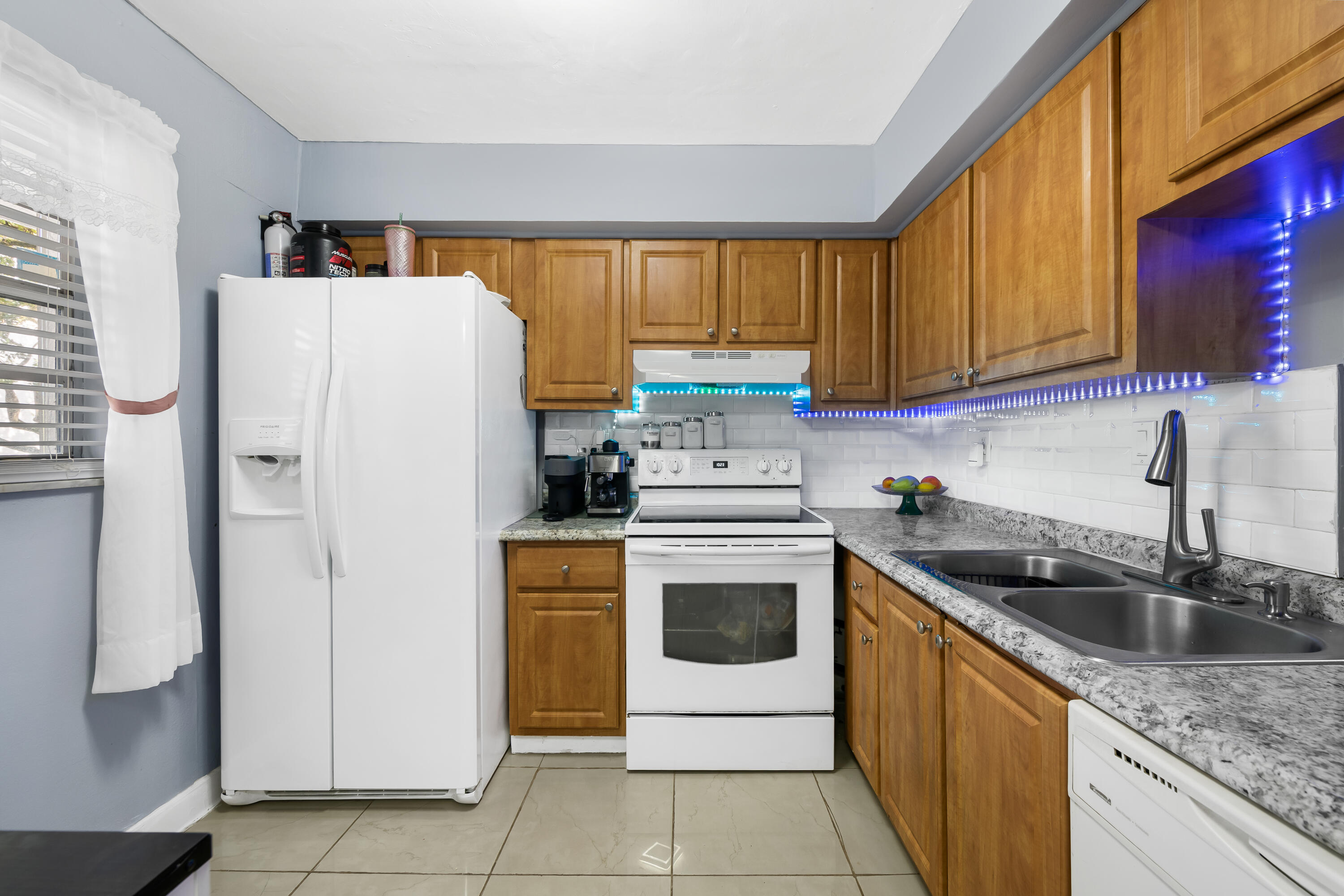 PLANTATION PINES CONDO - Residential
