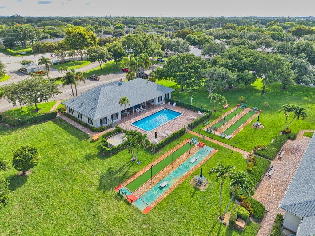 LIMETREE CONDO - Residential