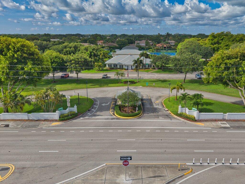 LIMETREE CONDO - Residential