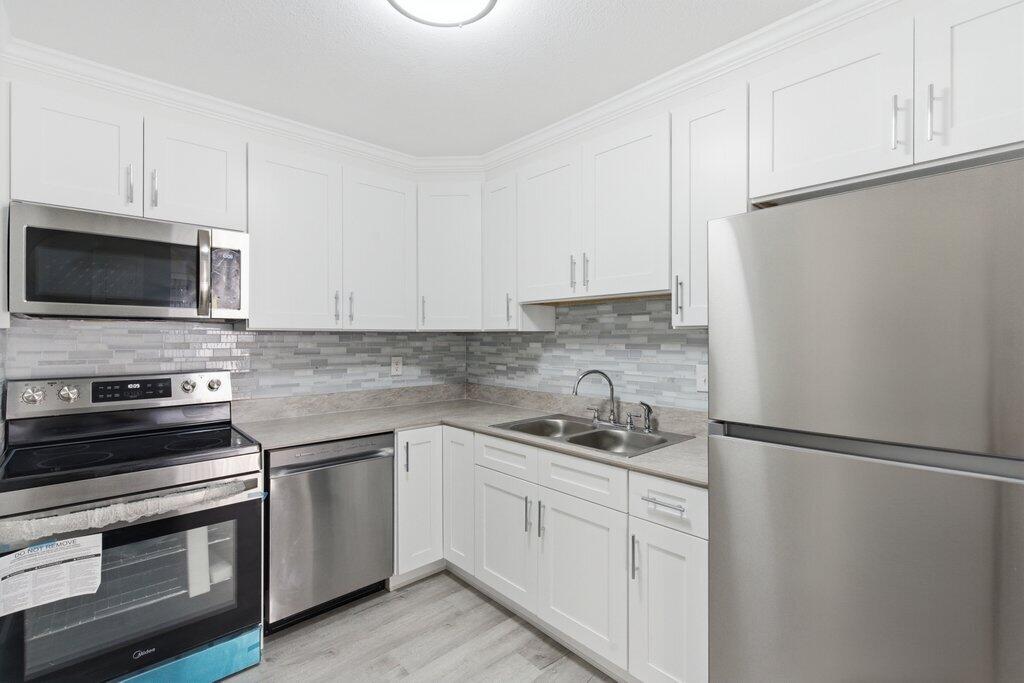 LIMETREE CONDO - Residential
