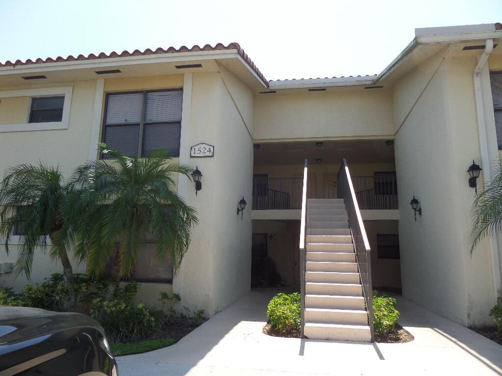 Convenient location close to Wellington Mall, shopping centers, restaurants, highway and more... Gorgeous Lakeview Condo at the Palm Beach Grande community in Royal Palm Beach located on the 1st Floor. Features with 2bedrooms/2bathrooms, Tiles floor throughout the unit, Washer/Dryer inside the unit, ready to move in!!