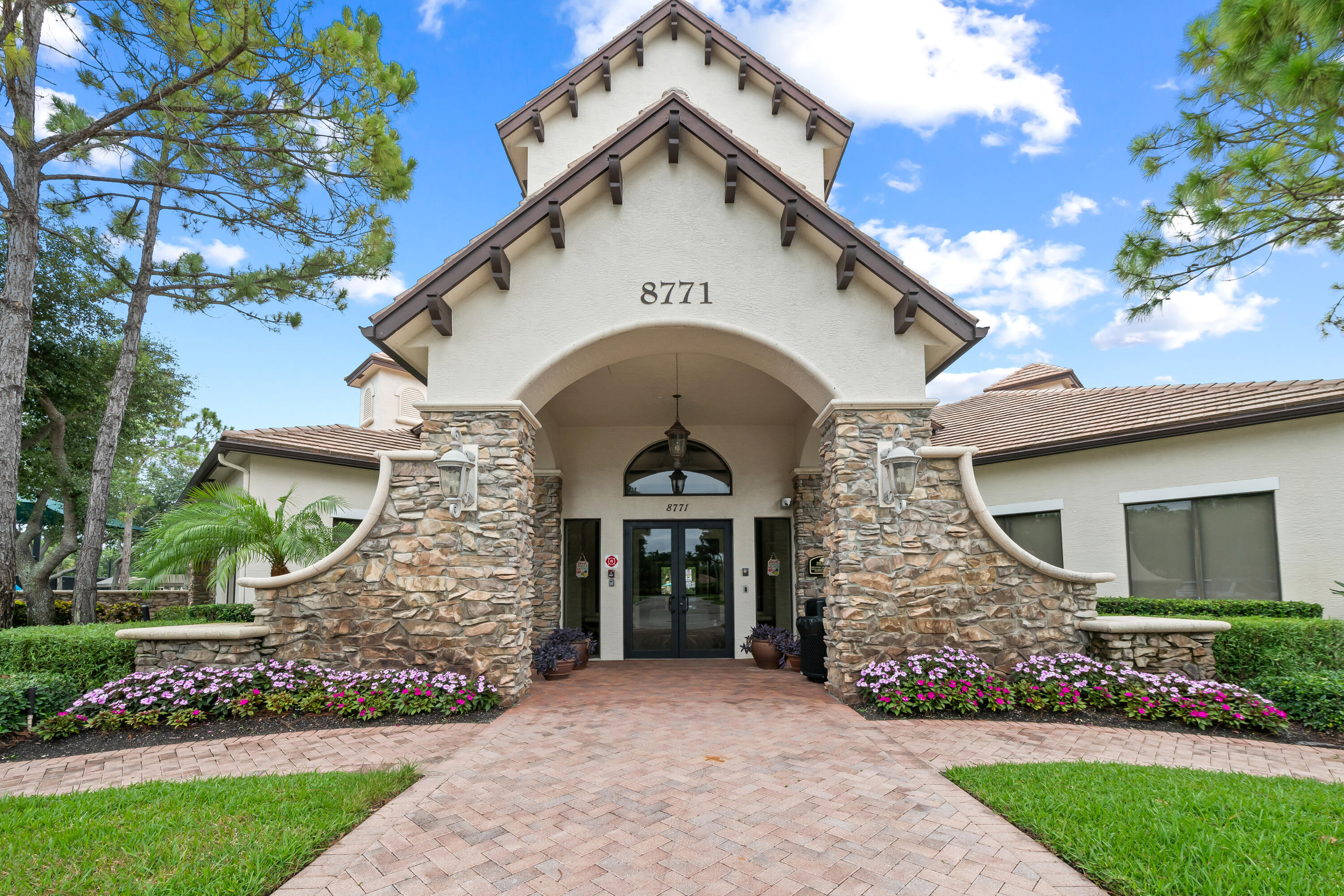 CANYON LAKES 1 - Residential