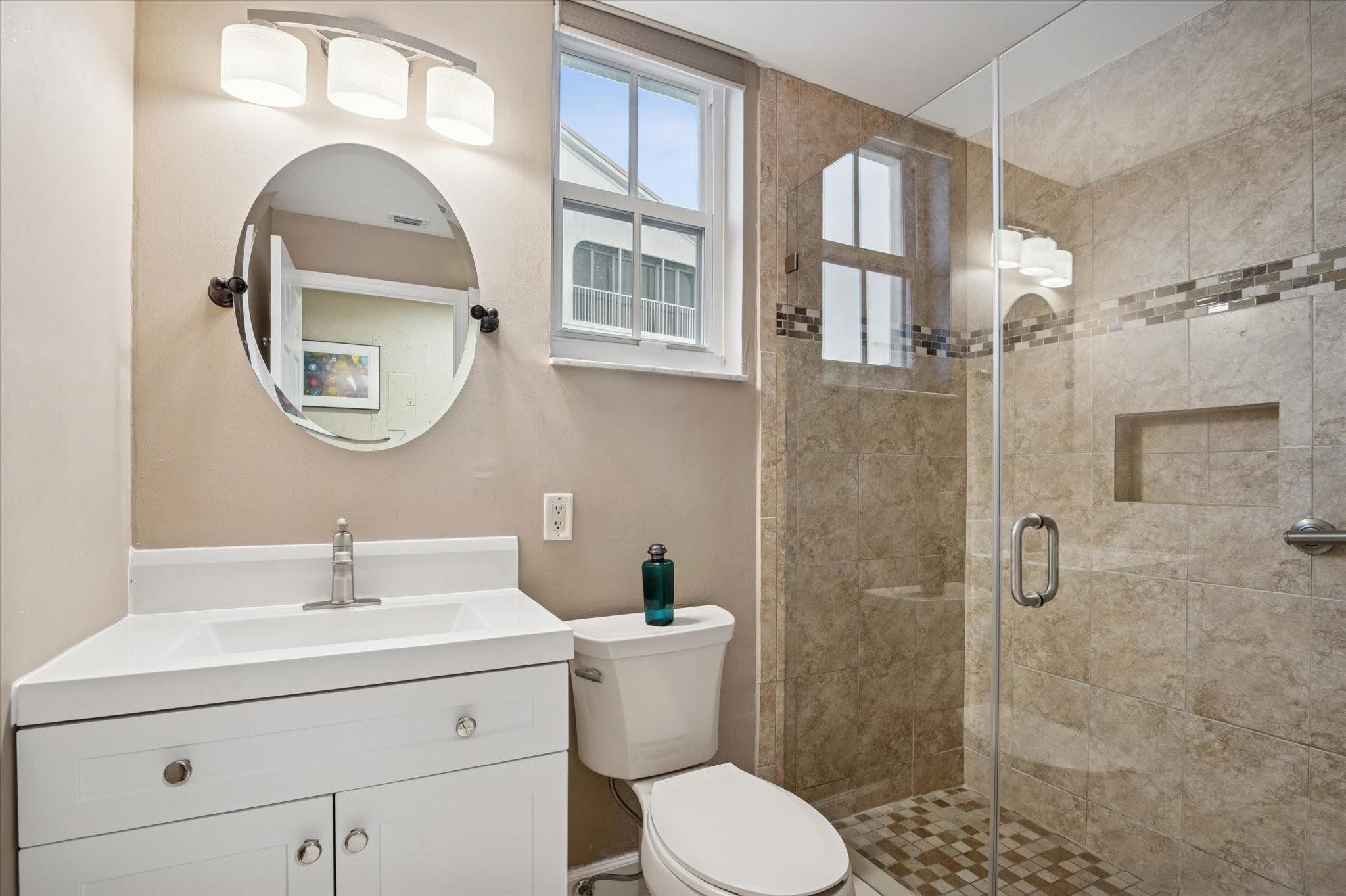 VIZCAYA TOWERS AT PALM-AIRE - Residential Lease