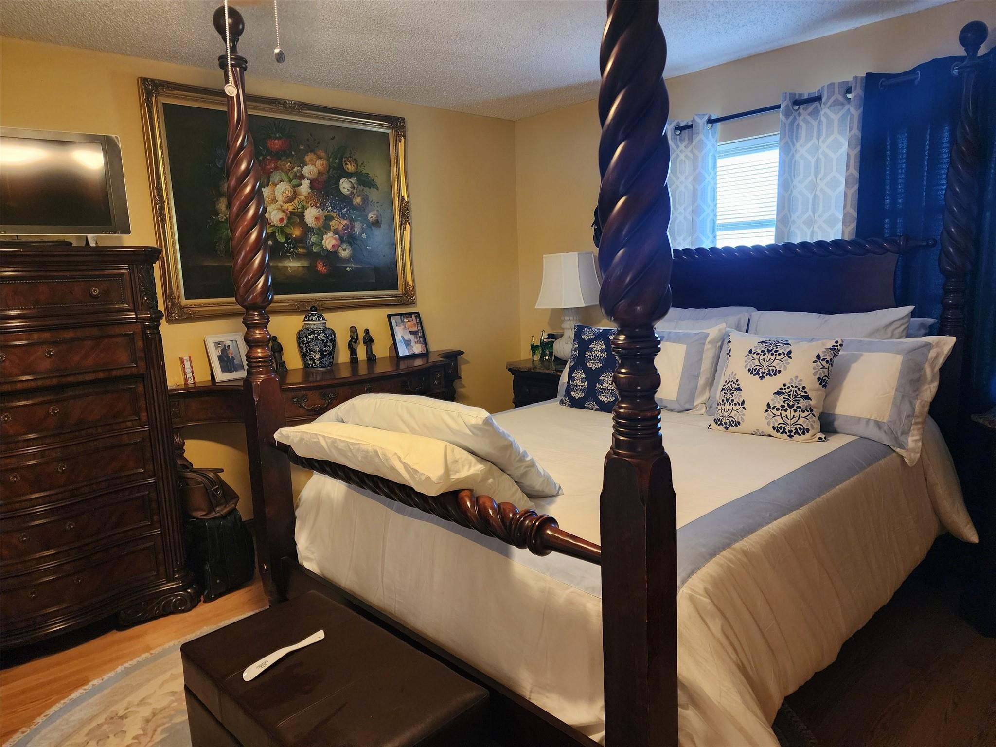8705 HAMPSHIRE DR CONDO - Residential