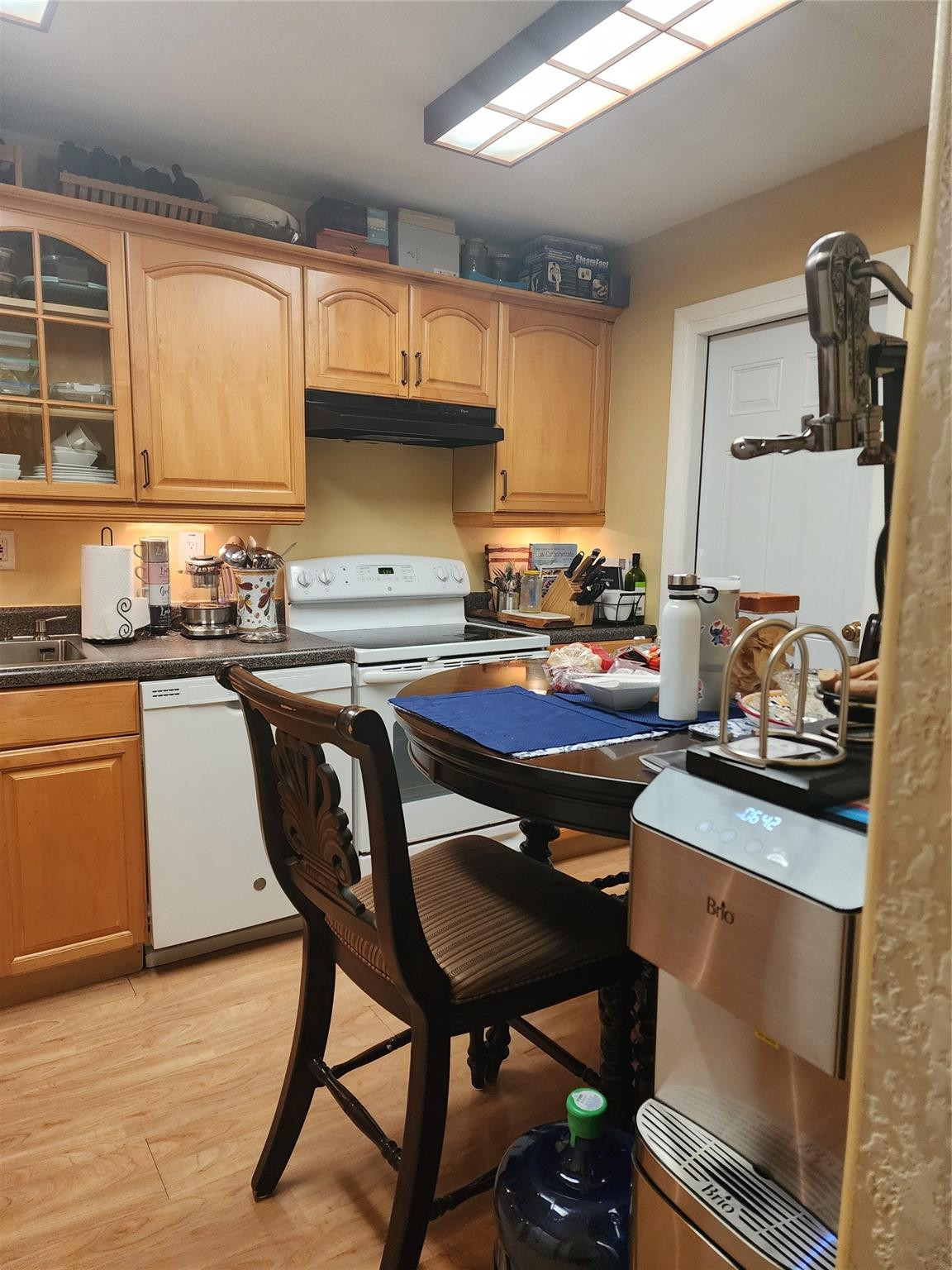 8705 HAMPSHIRE DR CONDO - Residential
