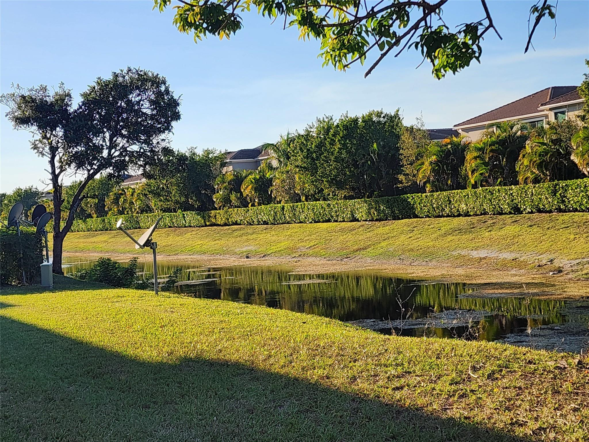 8705 HAMPSHIRE DR CONDO - Residential