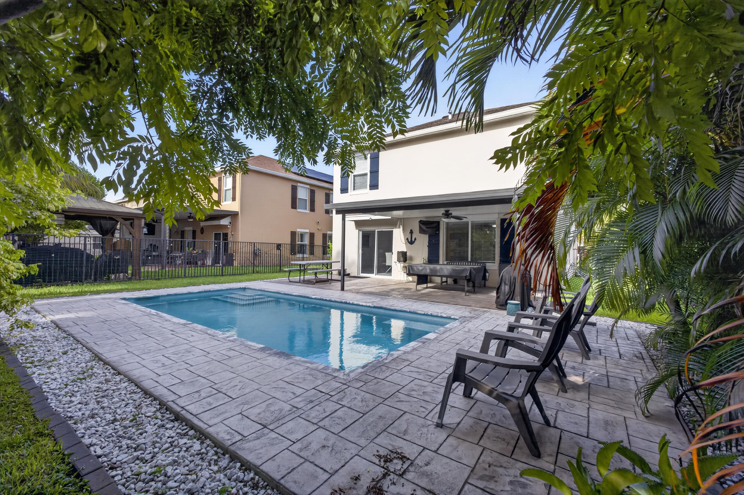 WHITNEY PARK - Residential