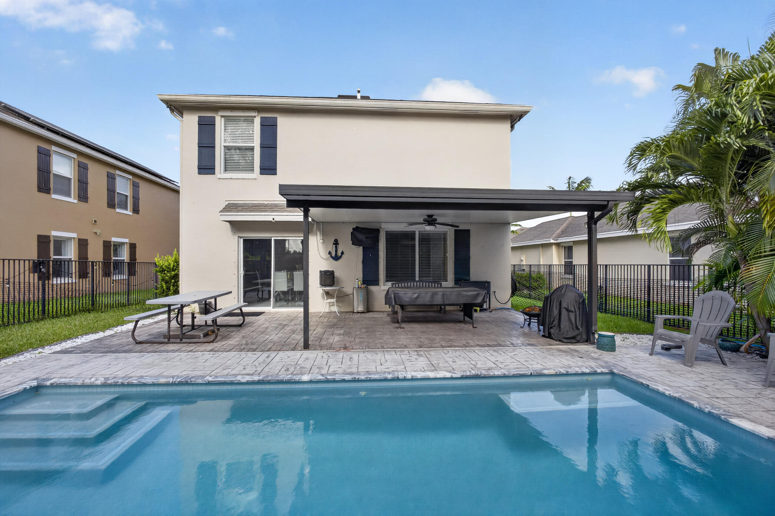 WHITNEY PARK - Residential