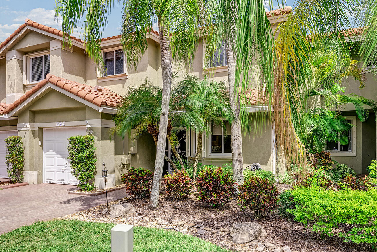 Welcome to Heron Bay, a beautiful and desirable gated community offering resort-style living in a peaceful and friendly environment. This charming 3 bedroom, 2-bathroom townhouse features a spacious and functional layout with comfortable living area, natural light, and a great opportunity to make it your own. Enjoy access to outstanding amenities including a clubhouse, pool, fitness center, tennis courts, and walking areas surrounded by lush and landscaping. Located in prime area with excellent school, shopping, dinning, and convenient access to major highways. Experience the lifestyle that Heron By has to offer.