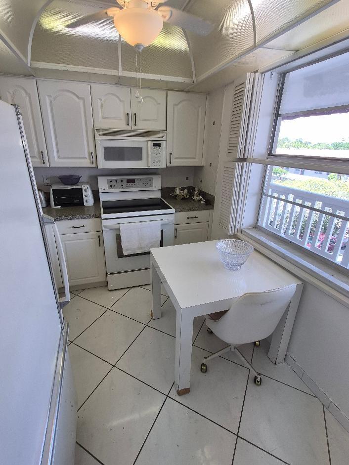 LAS VISTAS H IN INVERRARY CONDO - Residential