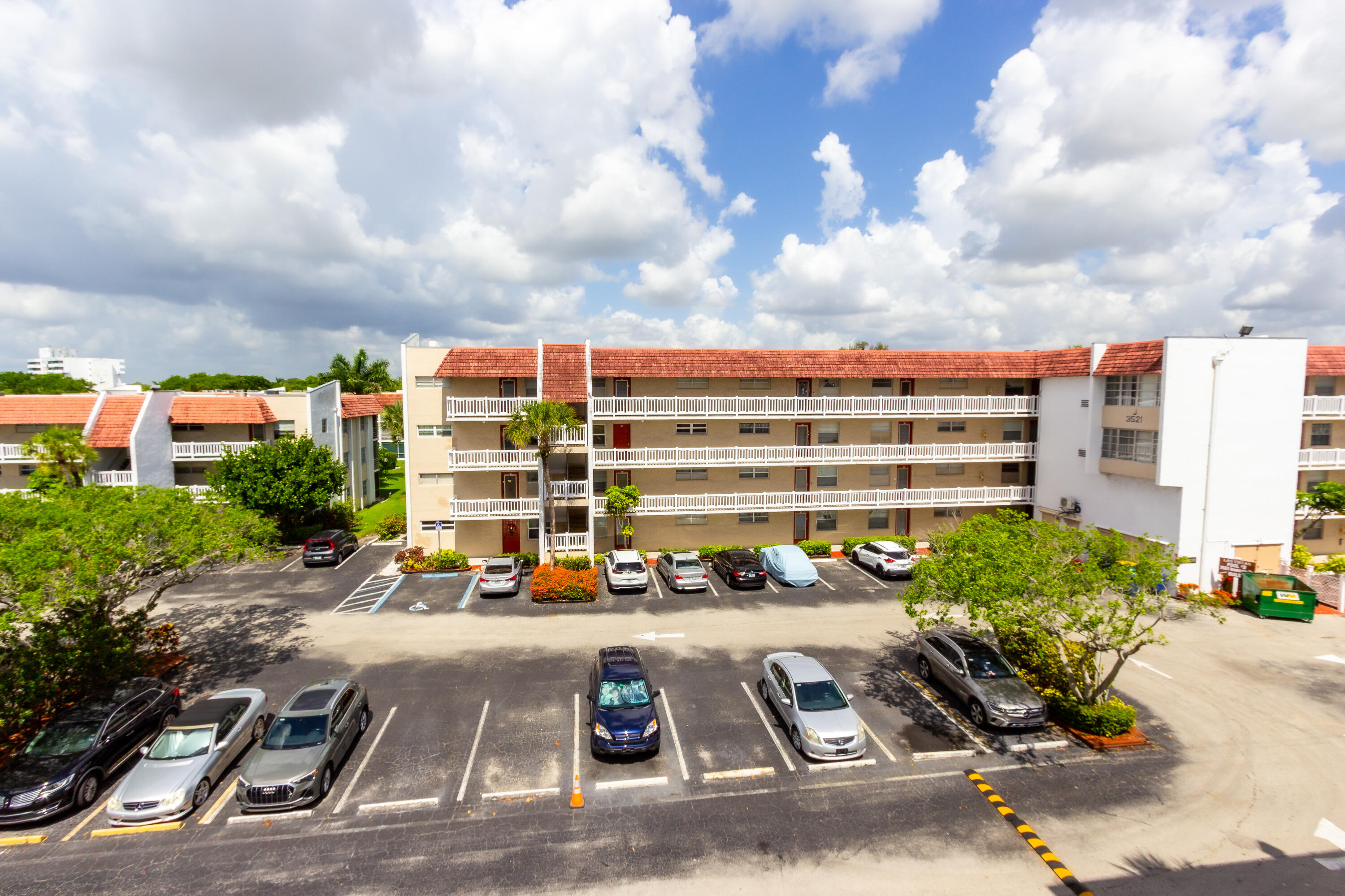 LAS VISTAS H IN INVERRARY CONDO - Residential