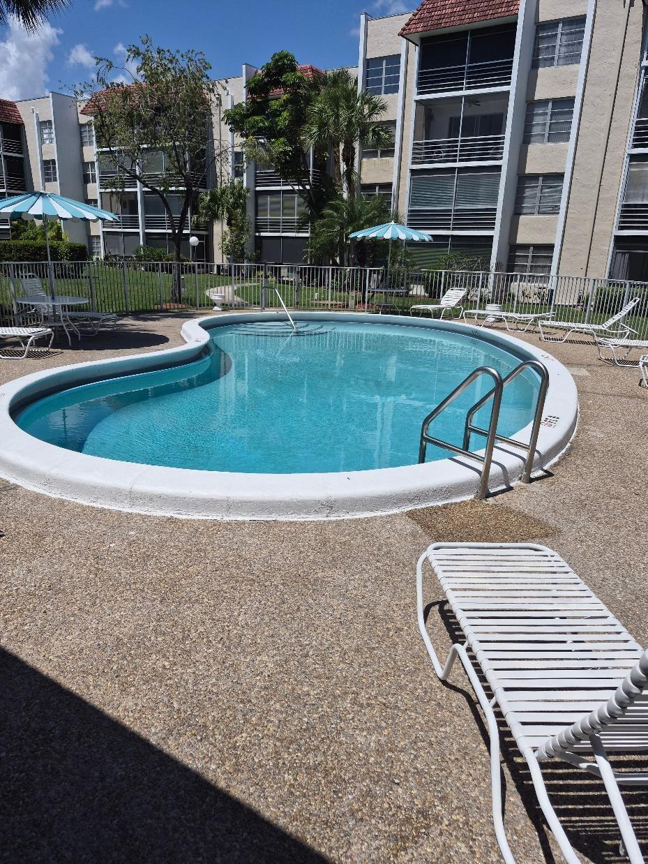 LAS VISTAS H IN INVERRARY CONDO - Residential