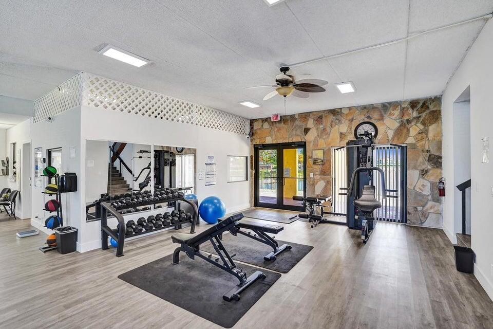 SPRINGDALE HOMES - Residential