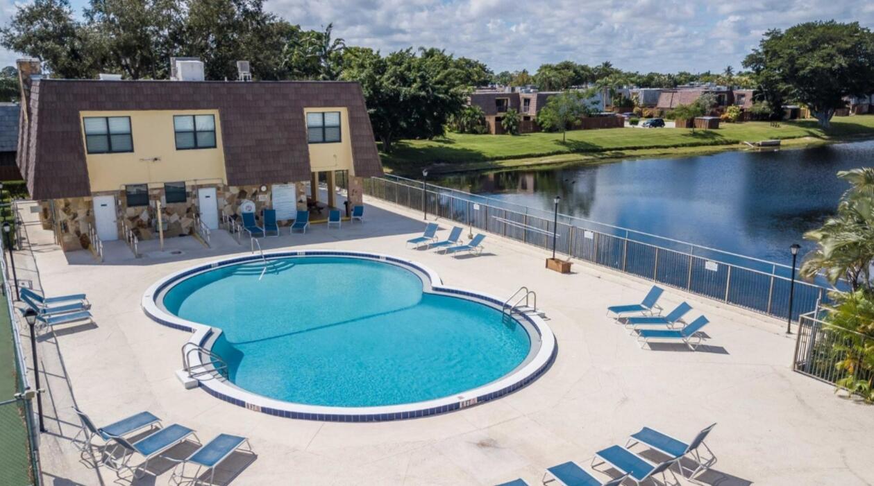 SPRINGDALE HOMES - Residential